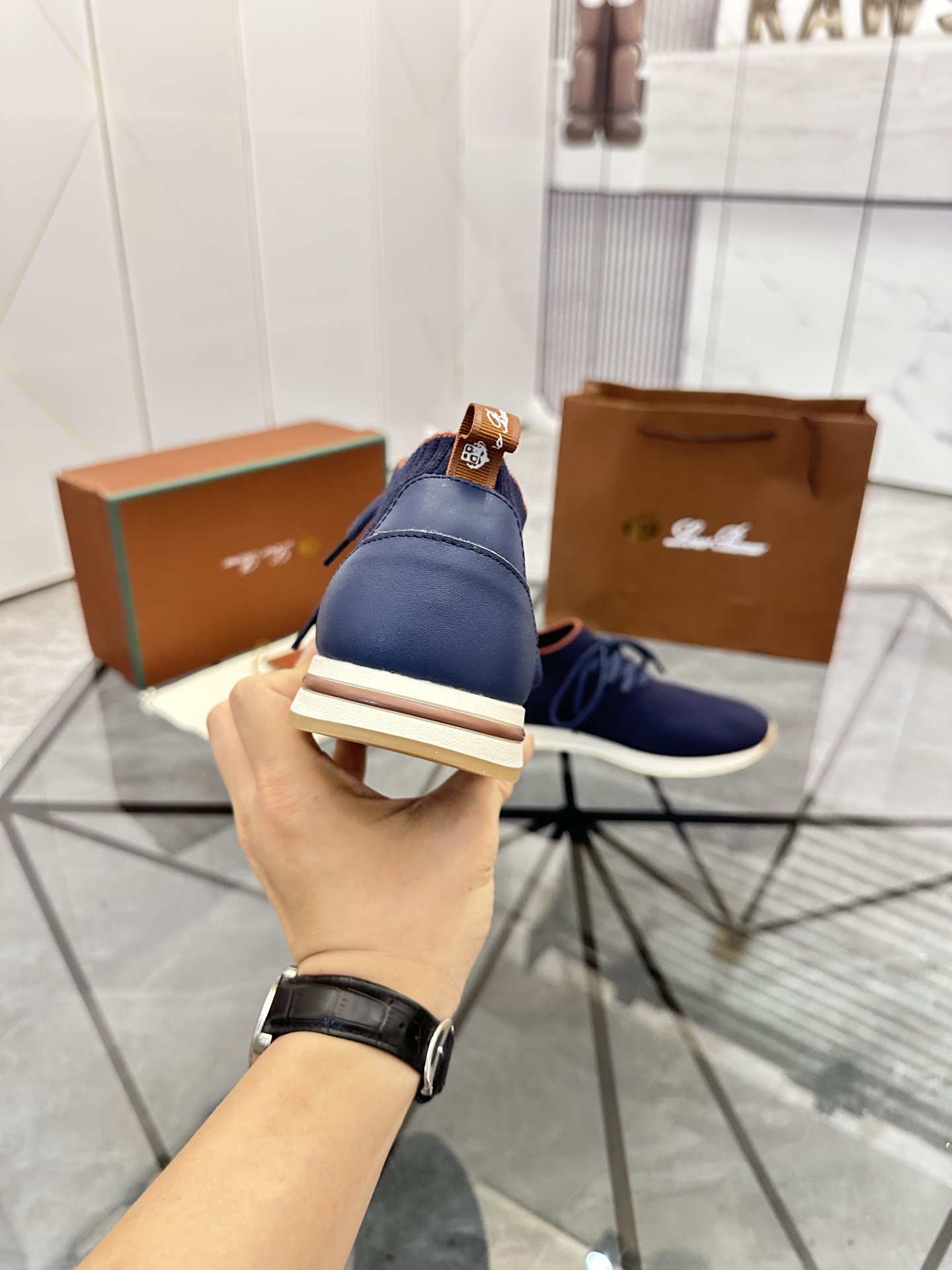 Precio de venta: P170 Juego completo de embalajeMarca: LP* "NORYUFANYA*" Low-top Casual ShoesMedida: