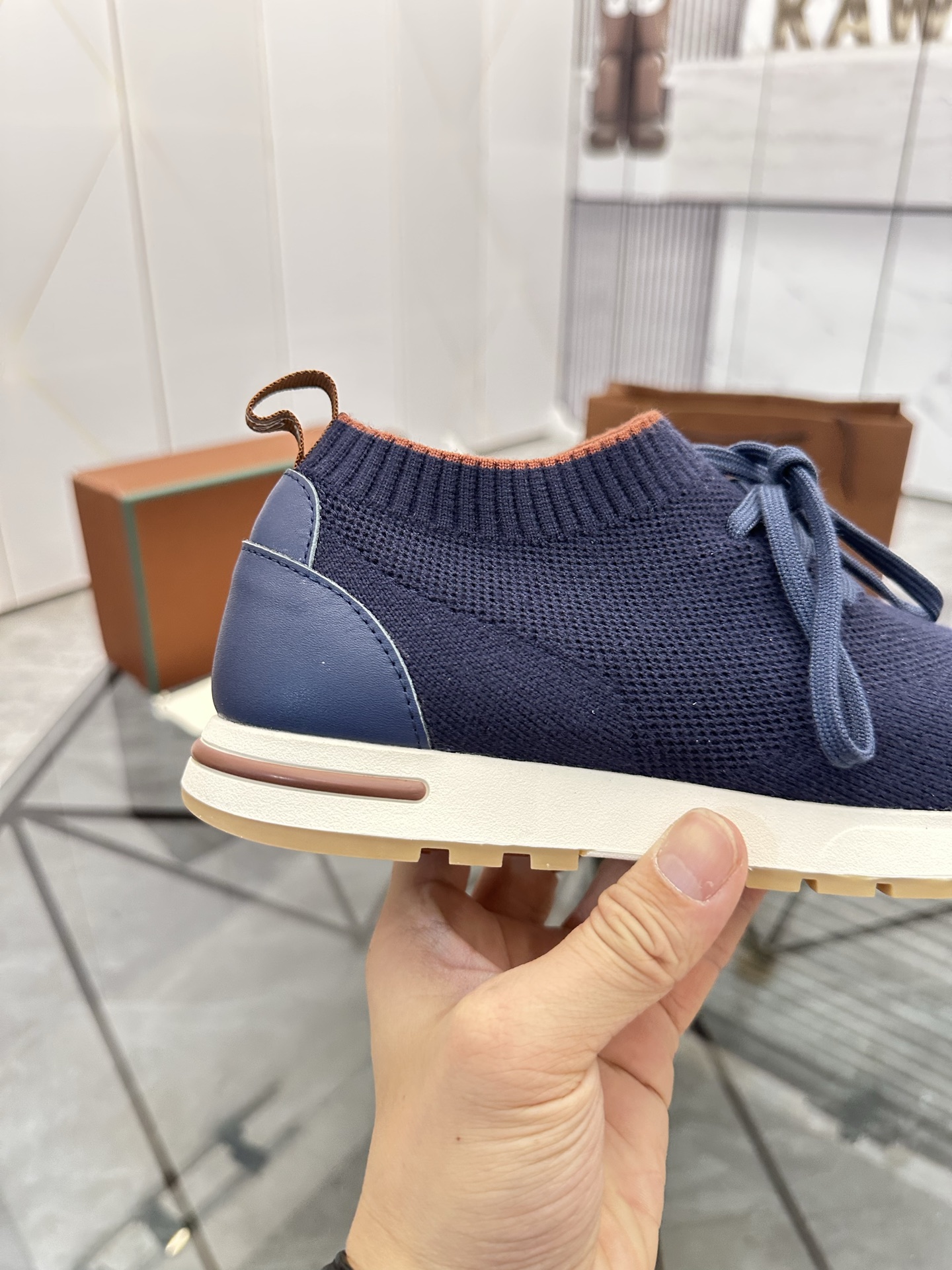 Precio de venta: P170 Juego completo de embalajeMarca: LP* "NORYUFANYA*" Low-top Casual ShoesMedida: