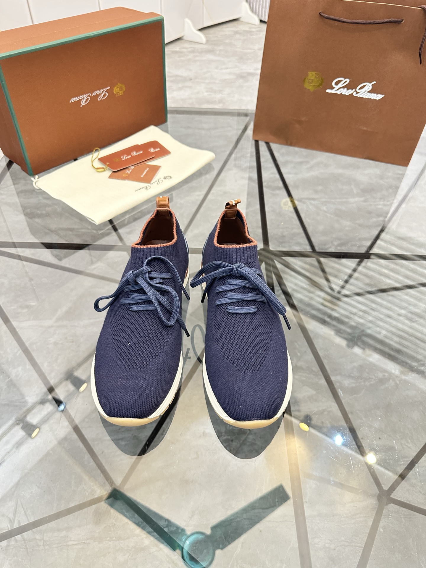 Precio de venta: P170 Juego completo de embalajeMarca: LP* "NORYUFANYA*" Low-top Casual ShoesMedida: