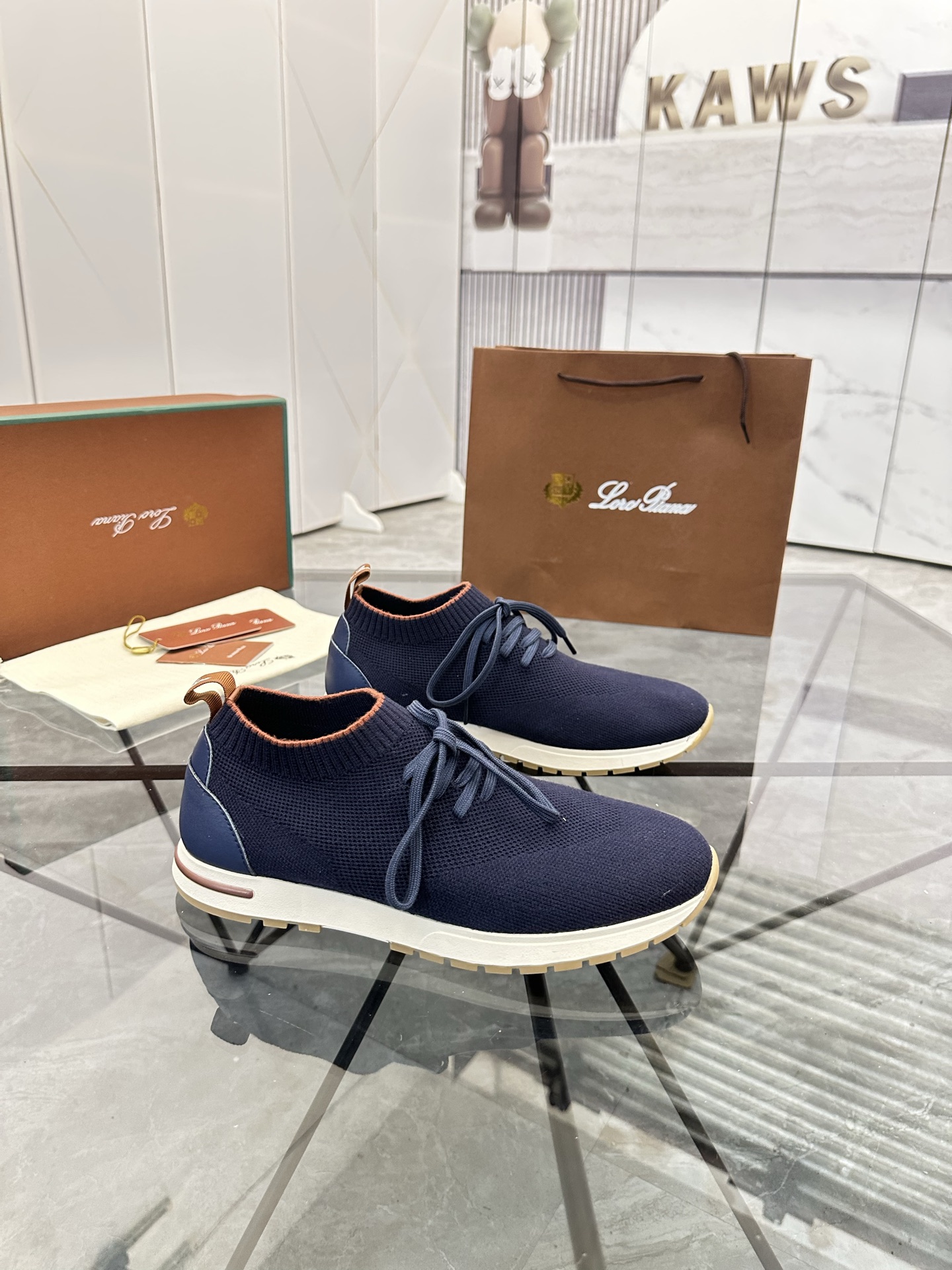 Precio de venta: P170 Juego completo de embalajeMarca: LP* "NORYUFANYA*" Low-top Casual ShoesMedida: