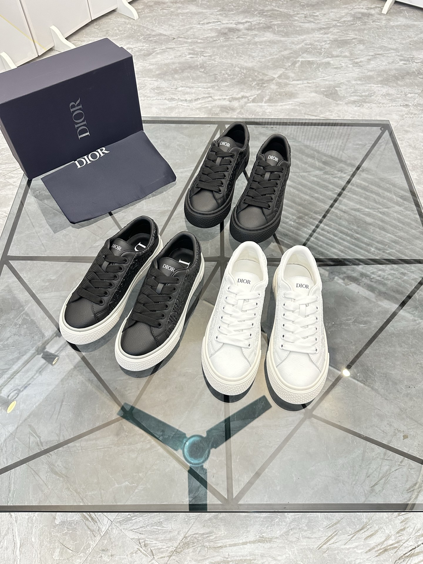 Precio de venta: P180 Juego completo de embalajeMarca: Dior* mocasines de caña bajaTalla: 38-45 (se 