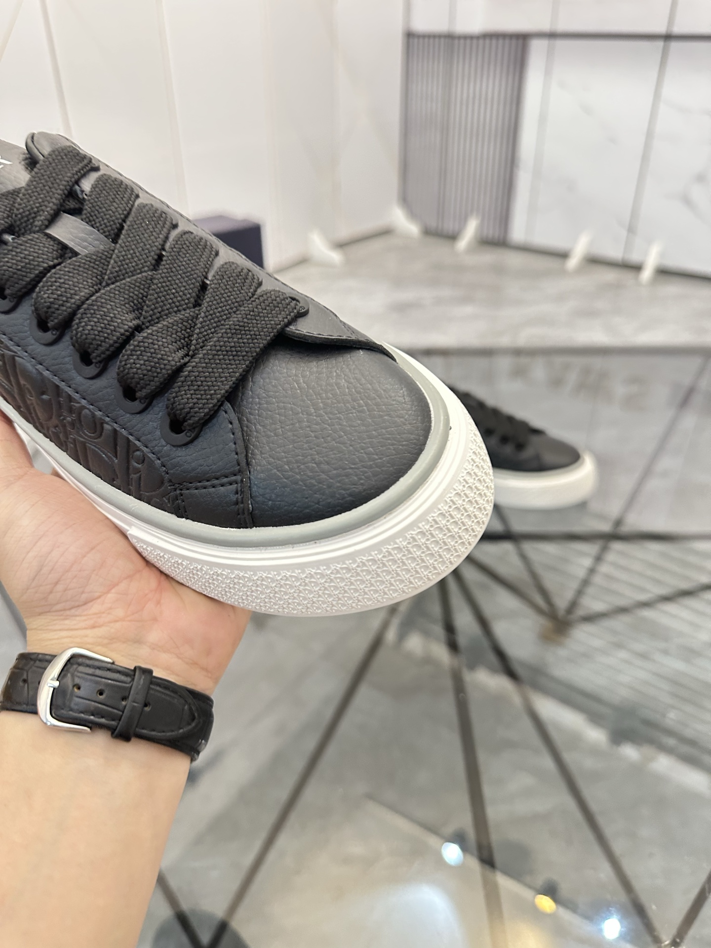 Precio de venta: P180 Juego completo de embalajeMarca: Dior* mocasines de caña bajaTalla: 38-45 (se 