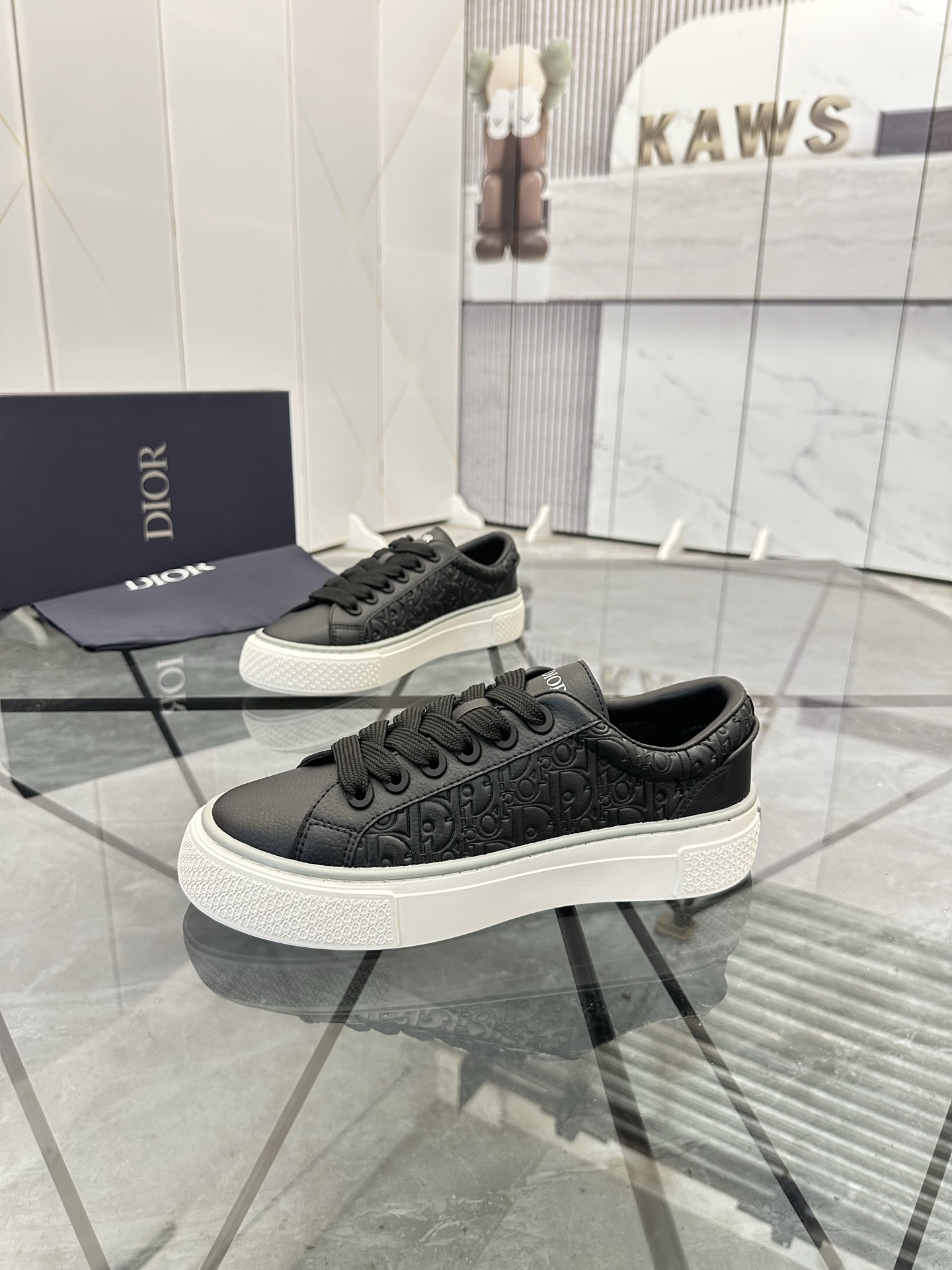 Precio de venta: P180 Juego completo de embalajeMarca: Dior* mocasines de caña bajaTalla: 38-45 (se 