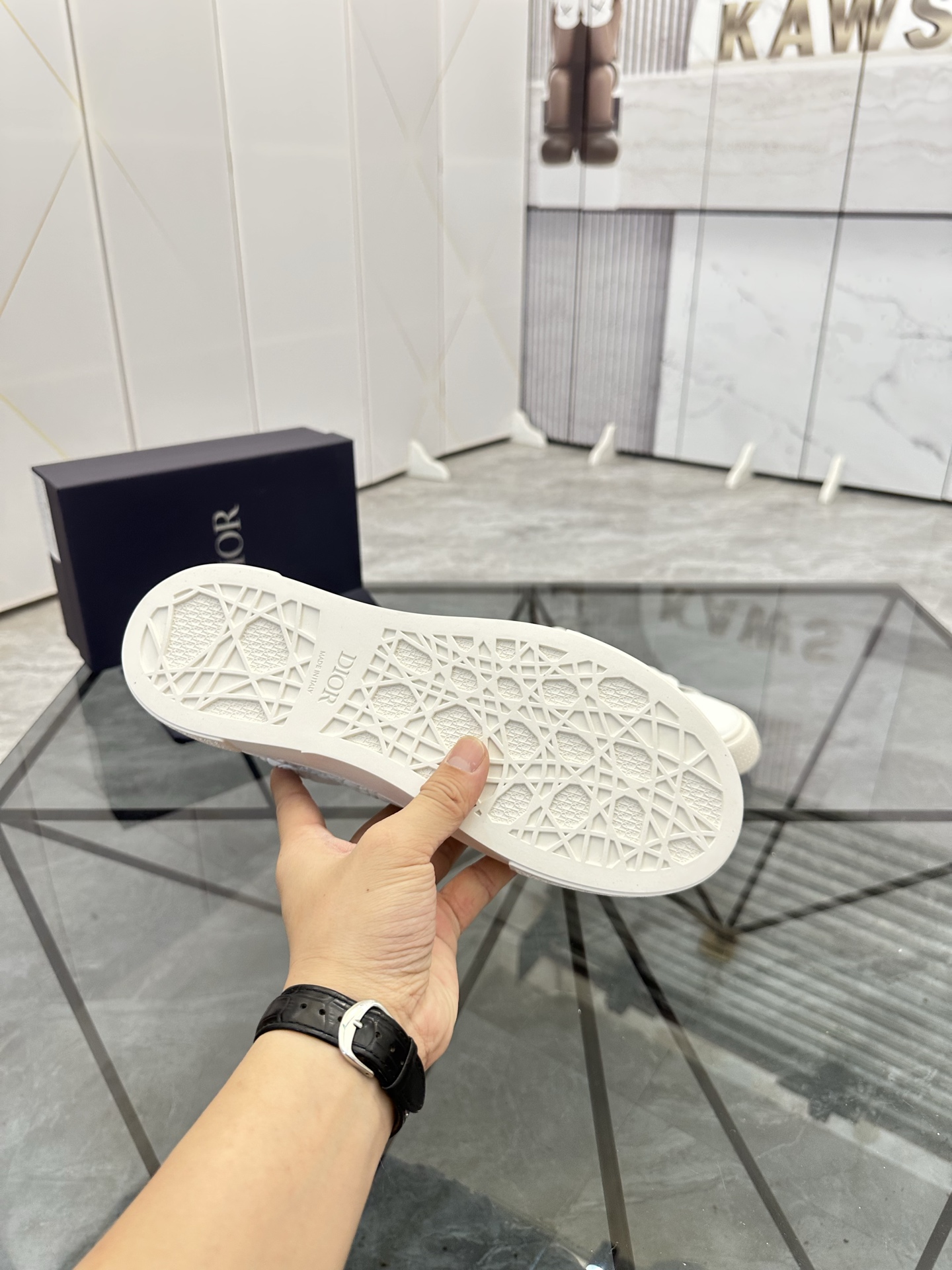 Precio de venta: P180 Juego completo de embalajeMarca: Dior* mocasines de caña bajaTalla: 38-45 (se 