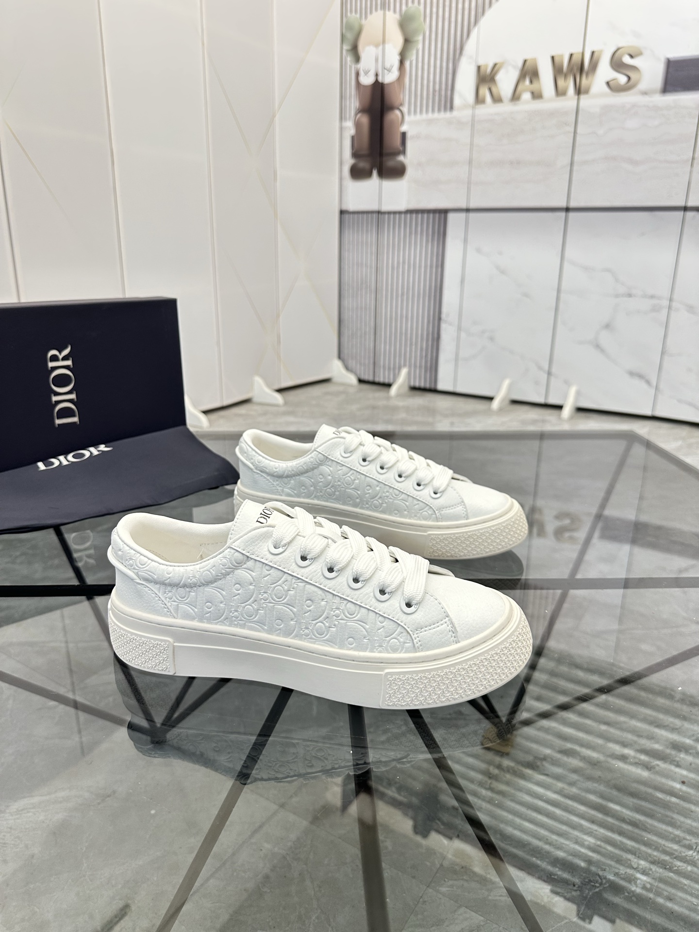 Precio de venta: P180 Juego completo de embalajeMarca: Dior* mocasines de caña bajaTalla: 38-45 (se 