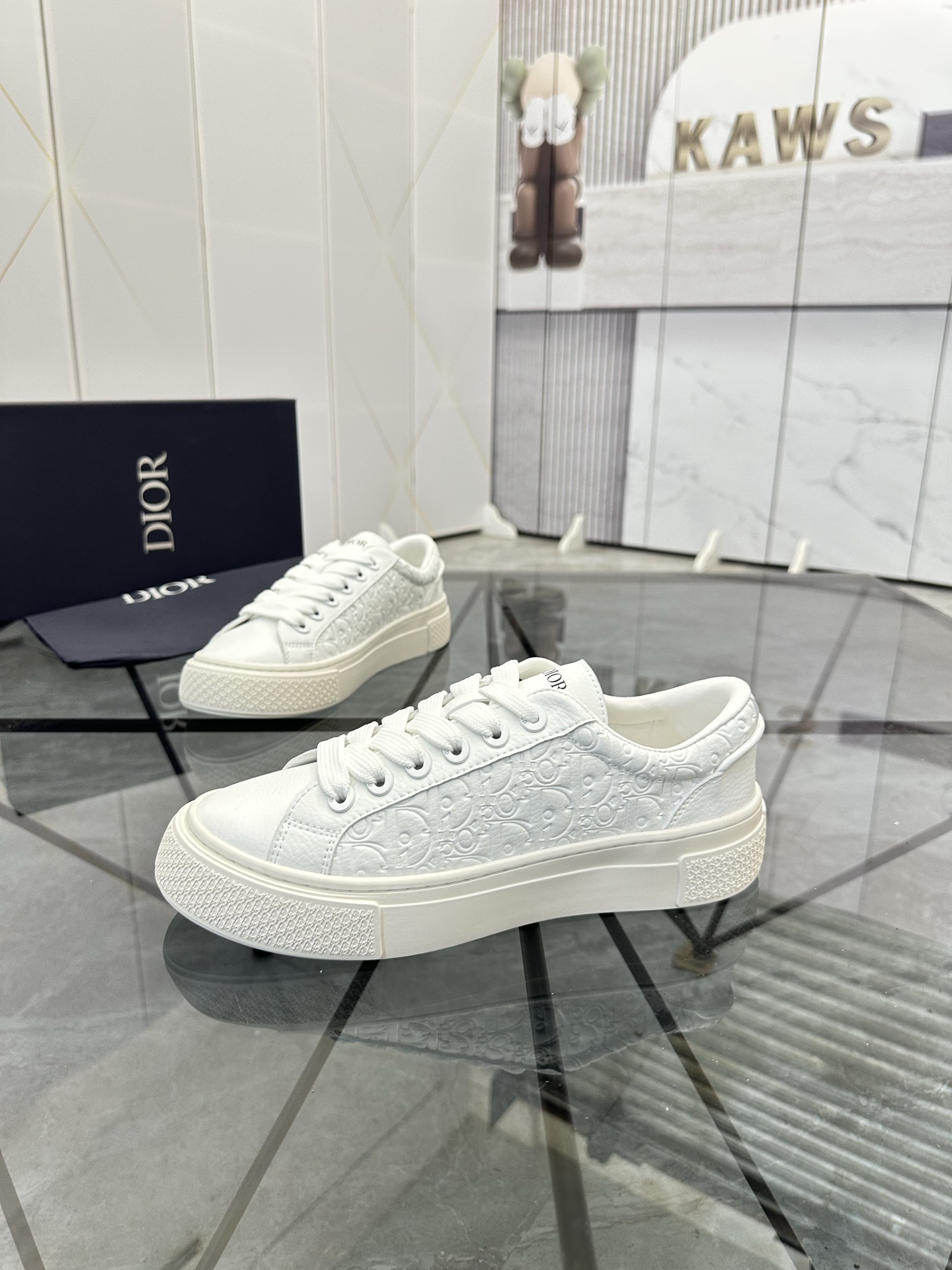 Precio de venta: P180 Juego completo de embalajeMarca: Dior* mocasines de caña bajaTalla: 38-45 (se 