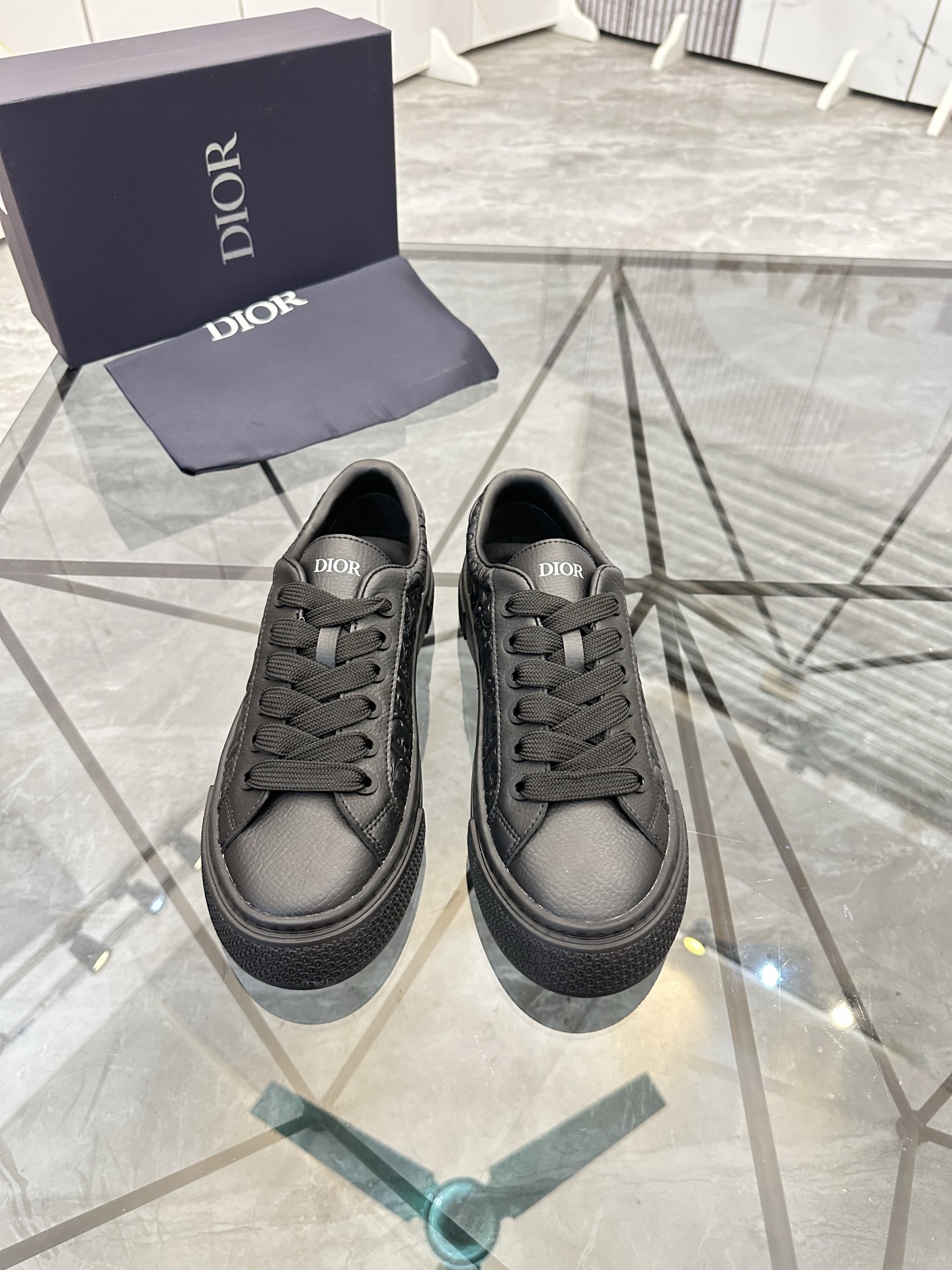 Precio de venta: P180 Juego completo de embalajeMarca: Dior* mocasines de caña bajaTalla: 38-45 (se 