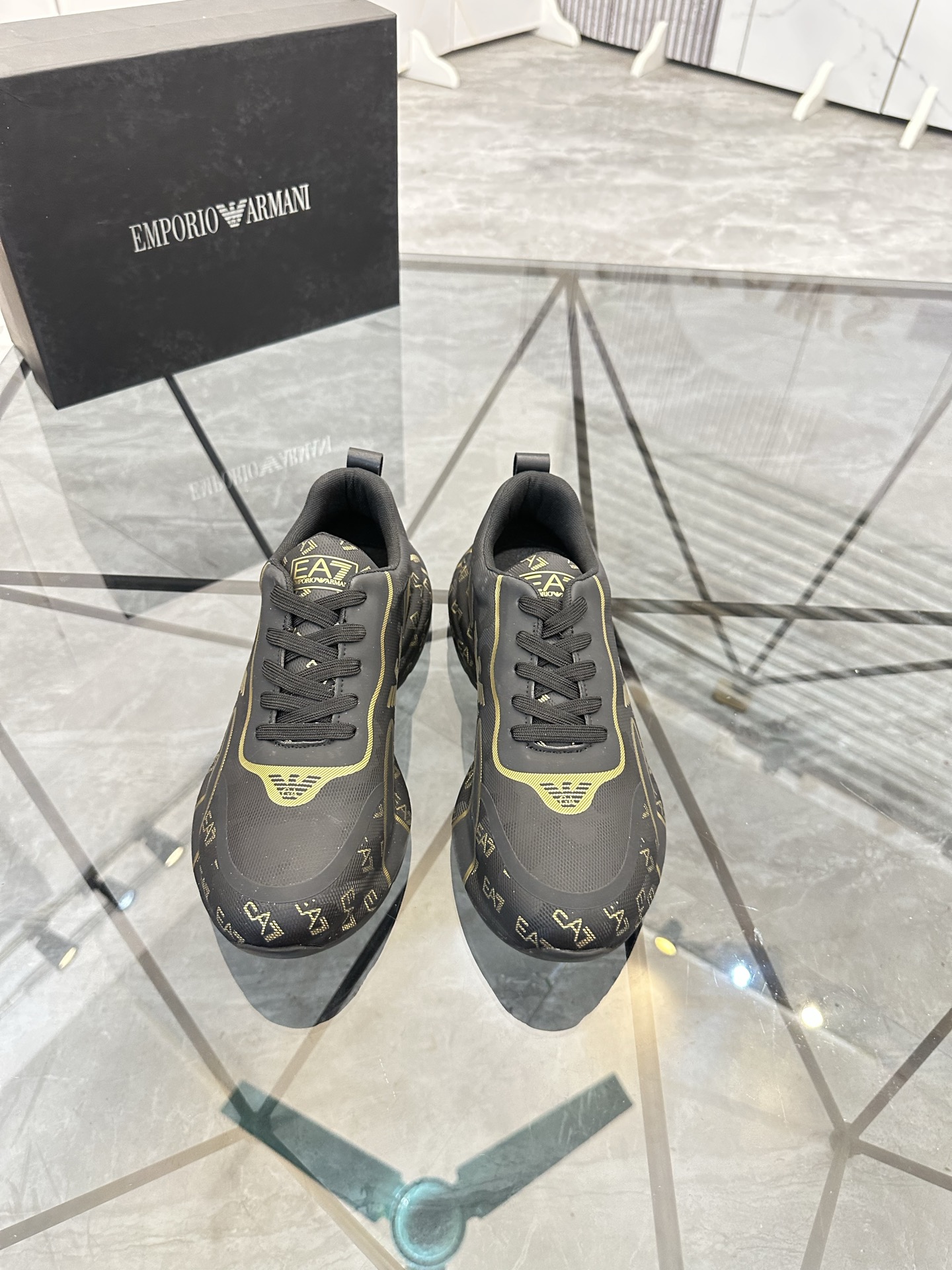 Precio de venta: P240 Marca: Armani *"Armani*" zapatillas de caña bajaTalla: 38-44(se puede personal
