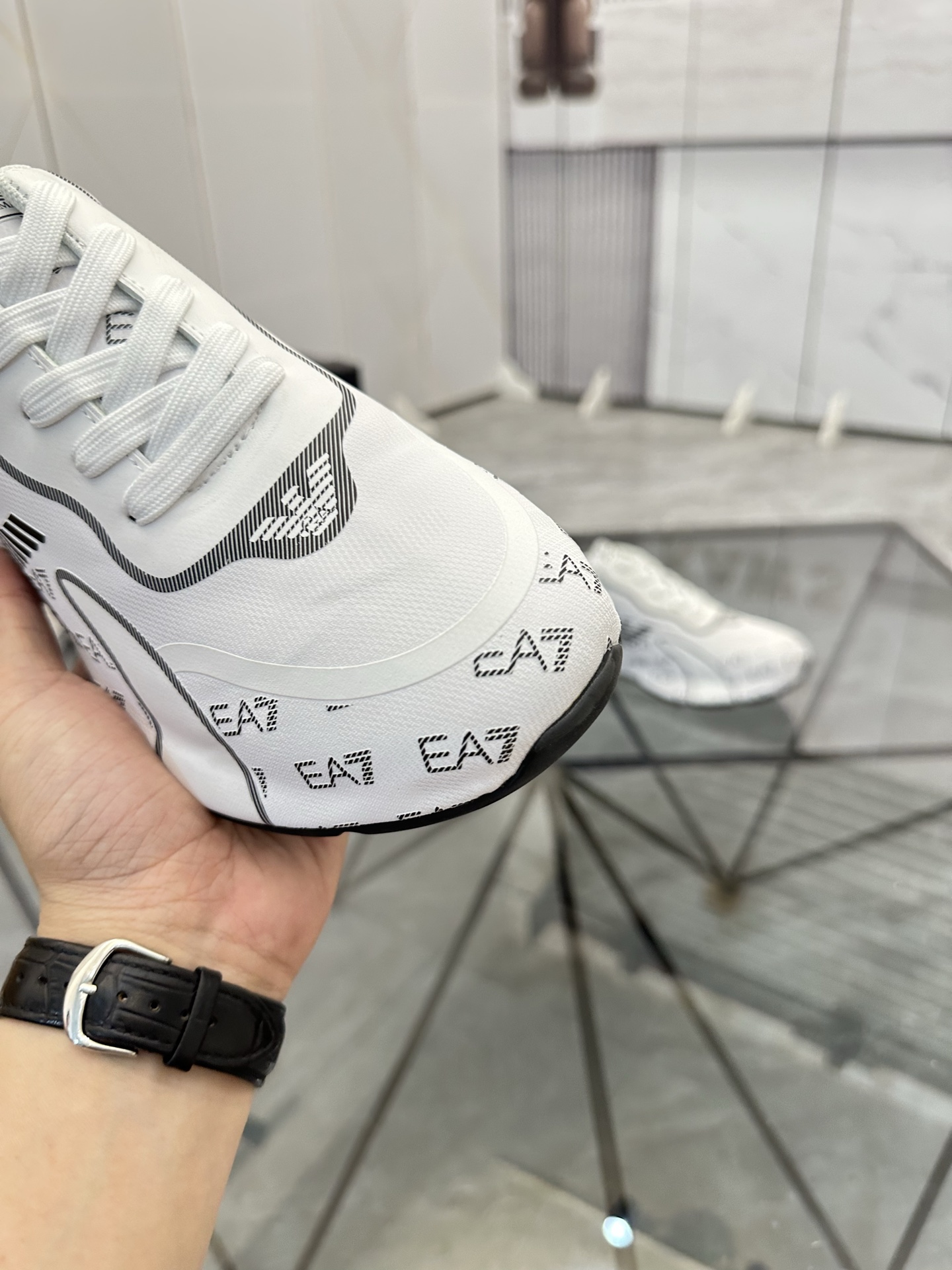 Precio de venta: P240 Marca: Armani *"Armani*" zapatillas de caña bajaTalla: 38-44(se puede personal