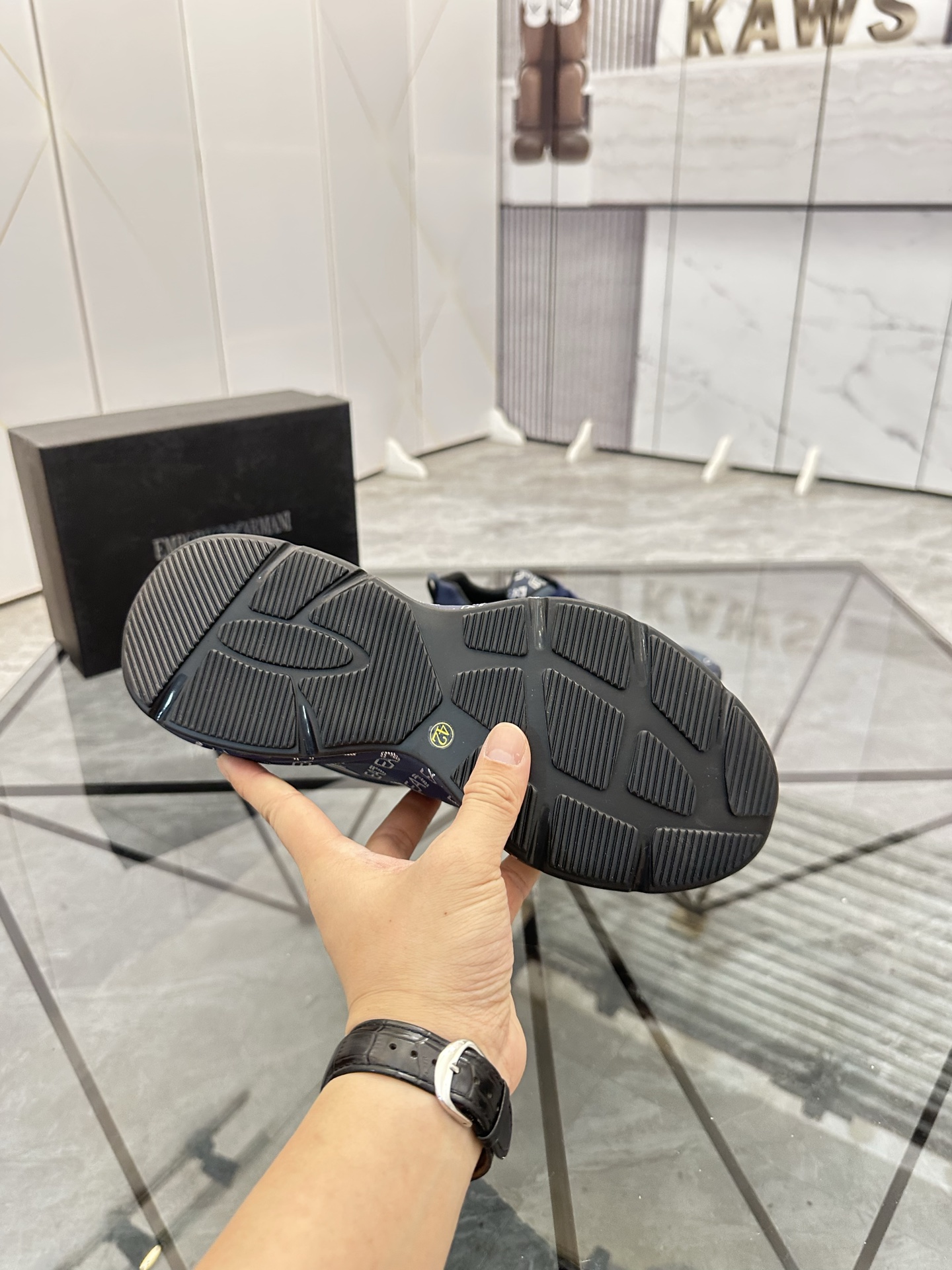 Precio de venta: P240 Marca: Armani *"Armani*" zapatillas de caña bajaTalla: 38-44(se puede personal
