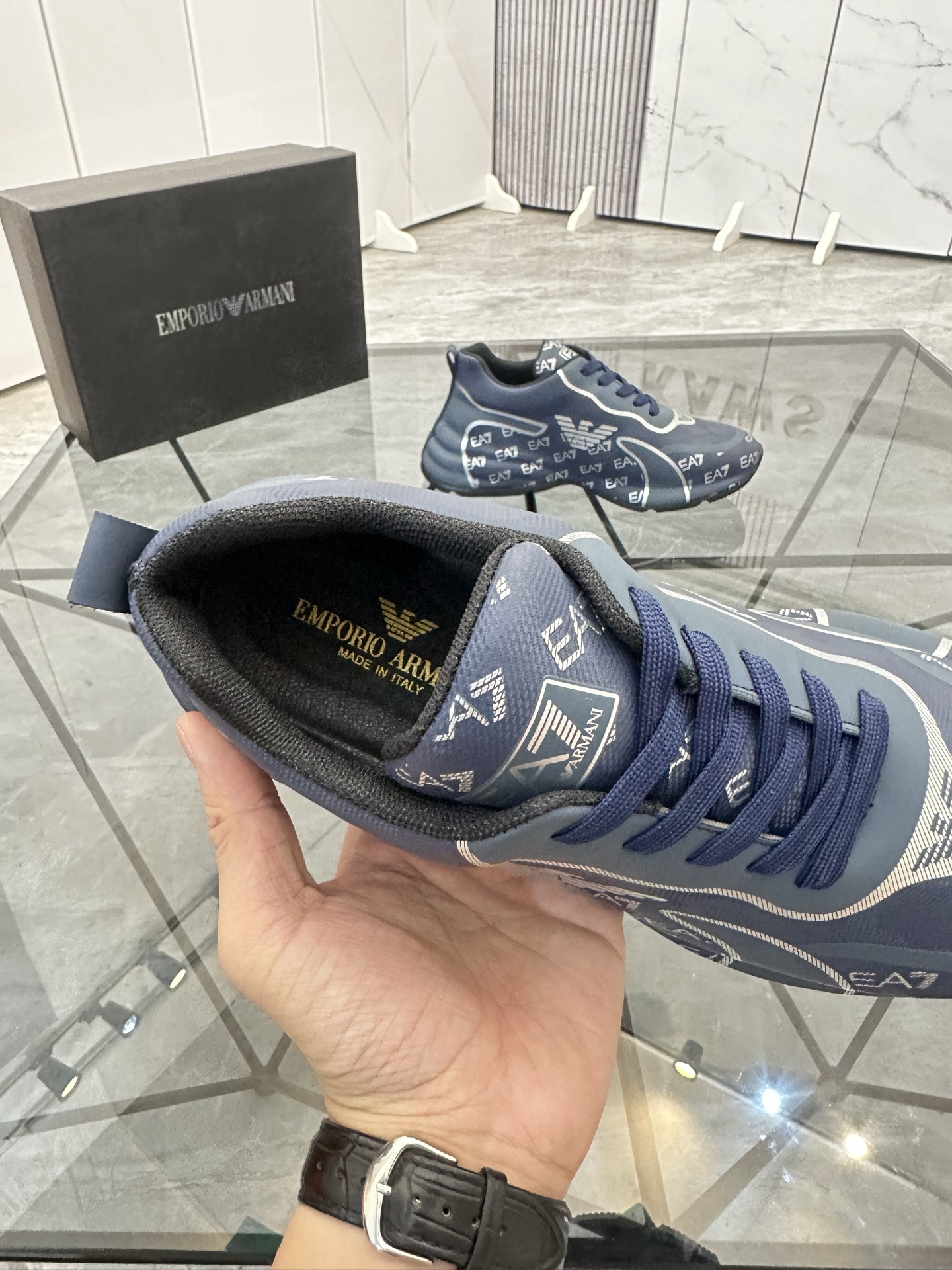 Precio de venta: P240 Marca: Armani *"Armani*" zapatillas de caña bajaTalla: 38-44(se puede personal