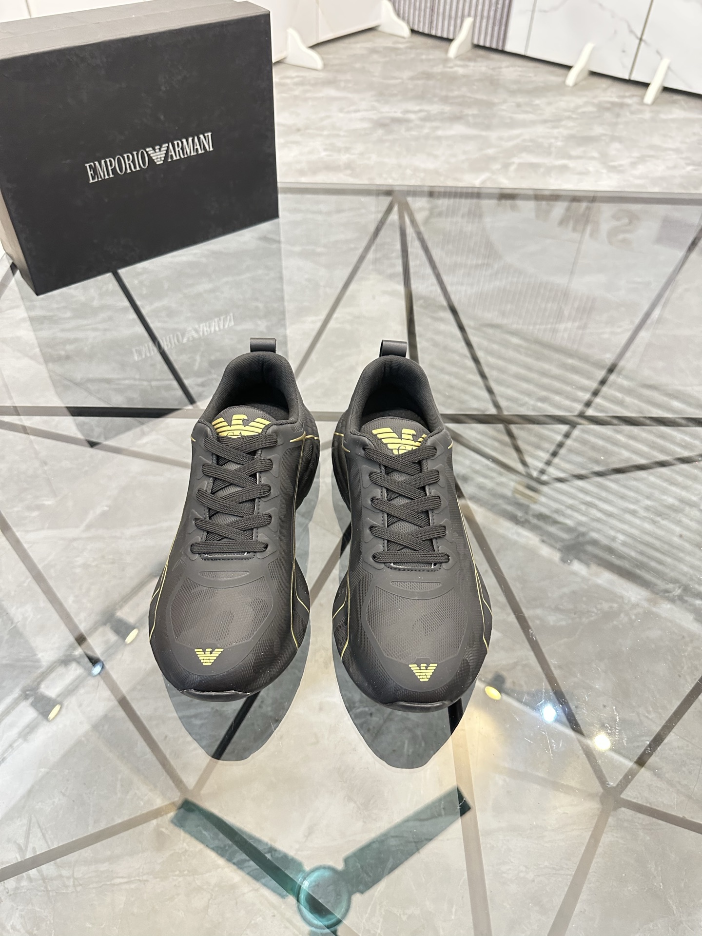 Precio de venta: P240 Marca: Armani *"Armani*" zapatillas de caña bajaTalla: 38-44(se puede personal