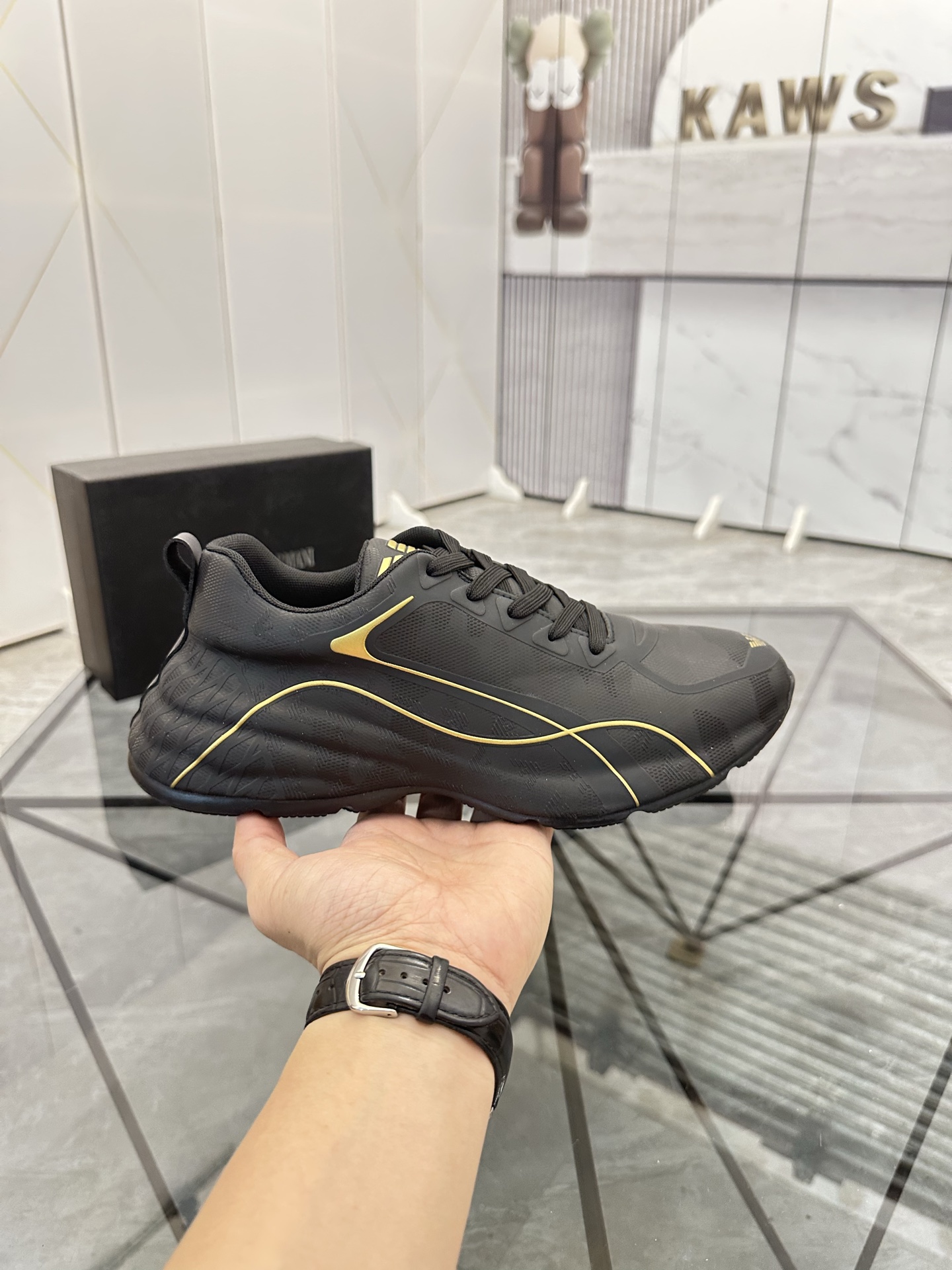 Precio de venta: P240 Marca: Armani *"Armani*" zapatillas de caña bajaTalla: 38-44(se puede personal