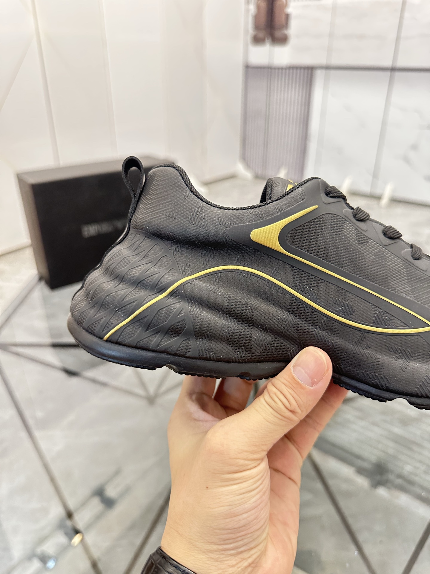 Precio de venta: P240 Marca: Armani *"Armani*" zapatillas de caña bajaTalla: 38-44(se puede personal