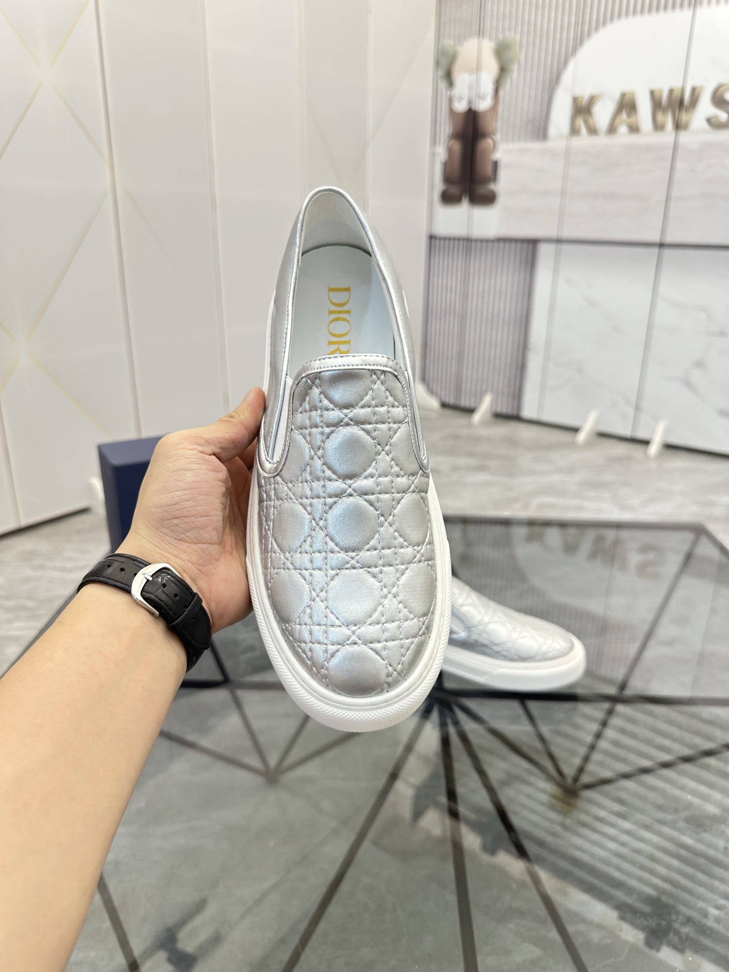 Precio de venta: P180 Marca: Dior* zapatillas slip-on de caña bajaTalla: 39-44 (se puede personaliza