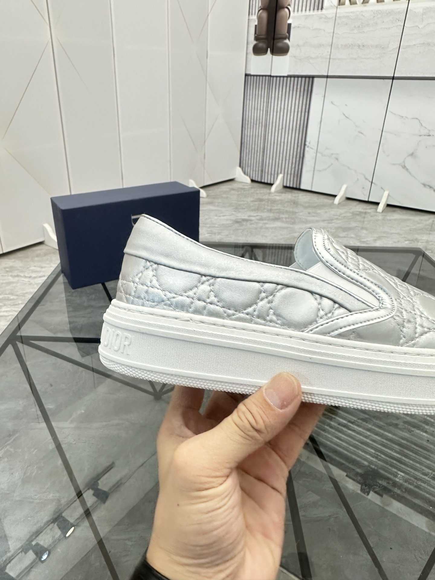 Precio de venta: P180 Marca: Dior* zapatillas slip-on de caña bajaTalla: 39-44 (se puede personaliza