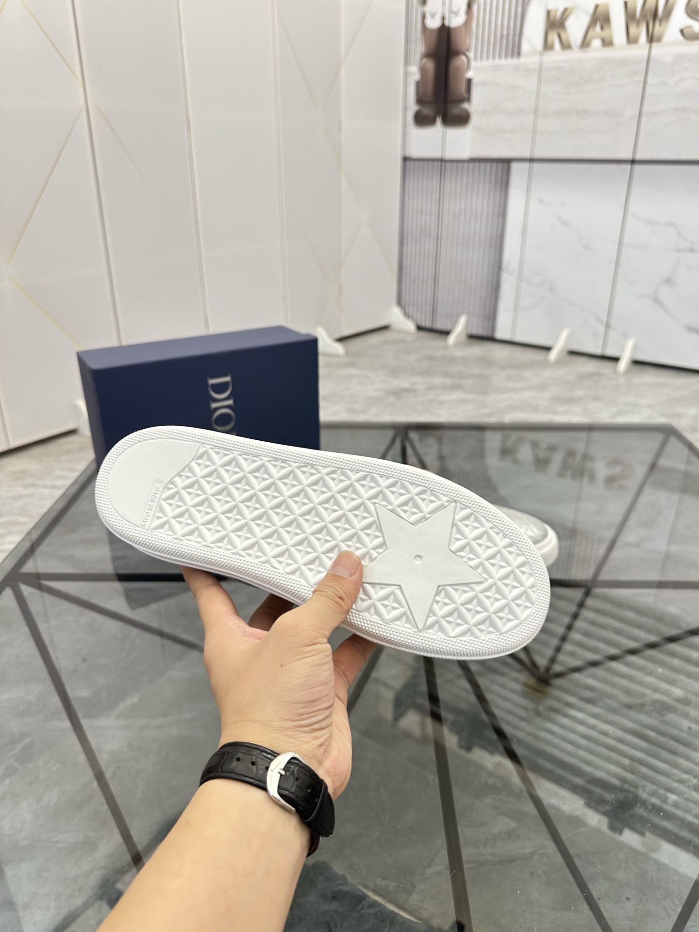 Precio de venta: P180 Marca: Dior* zapatillas slip-on de caña bajaTalla: 39-44 (se puede personaliza