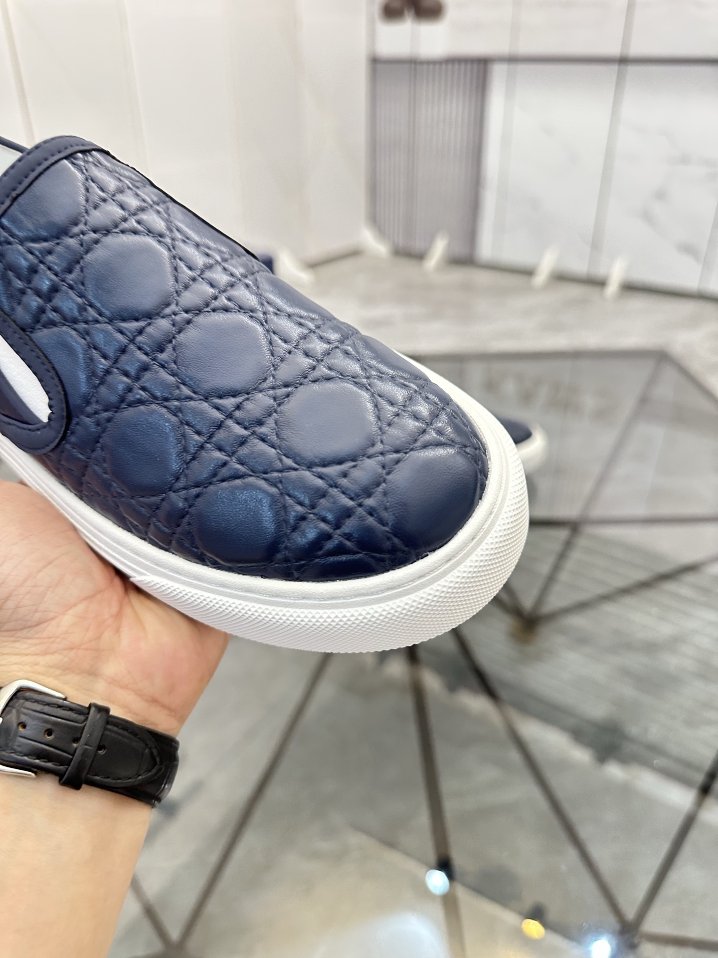 Precio de venta: P180 Marca: Dior* zapatillas slip-on de caña bajaTalla: 39-44 (se puede personaliza