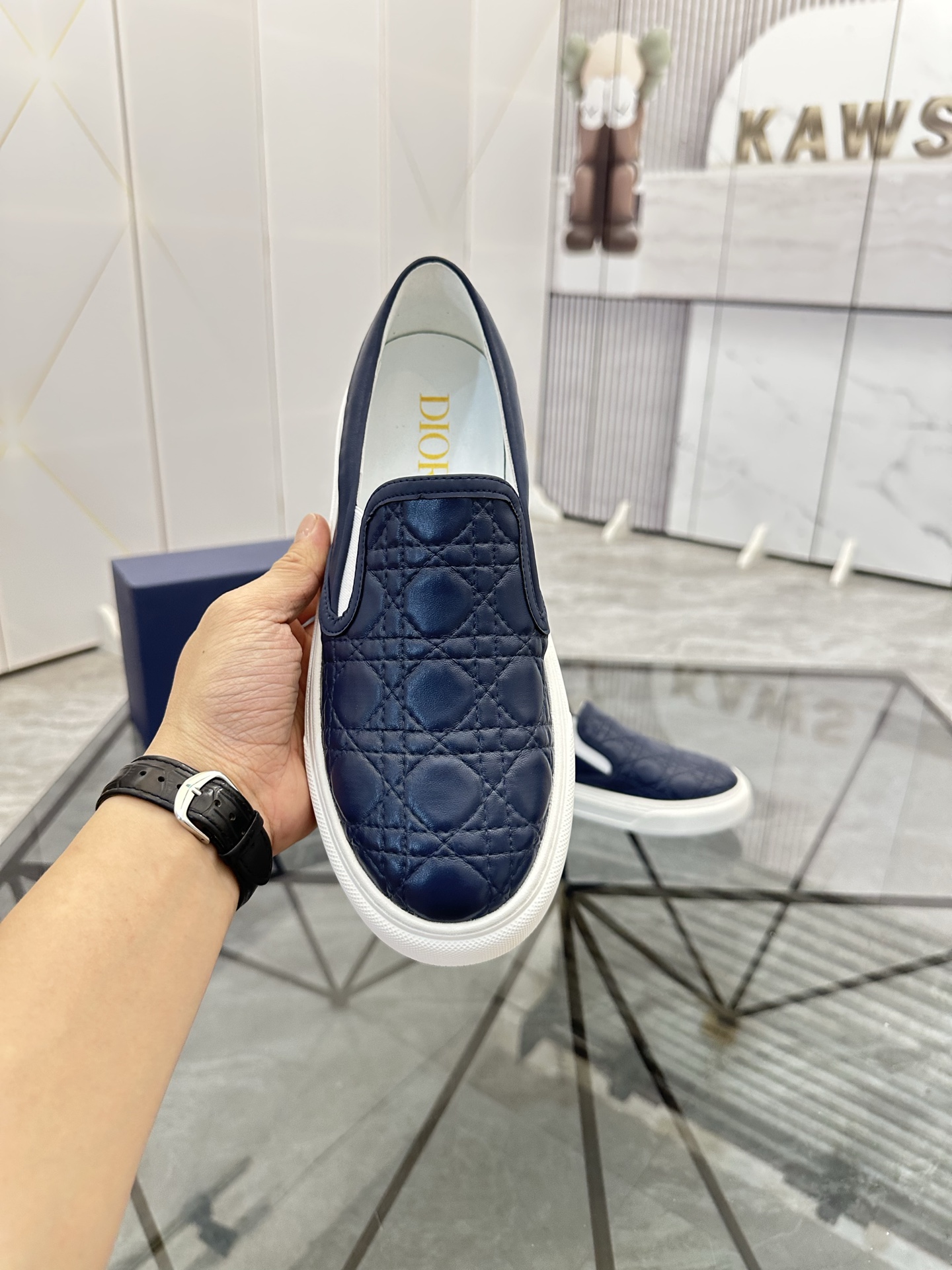 Precio de venta: P180 Marca: Dior* zapatillas slip-on de caña bajaTalla: 39-44 (se puede personaliza
