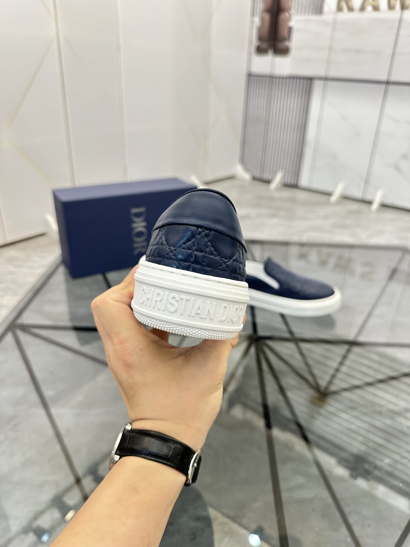 Precio de venta: P180 Marca: Dior* zapatillas slip-on de caña bajaTalla: 39-44 (se puede personaliza