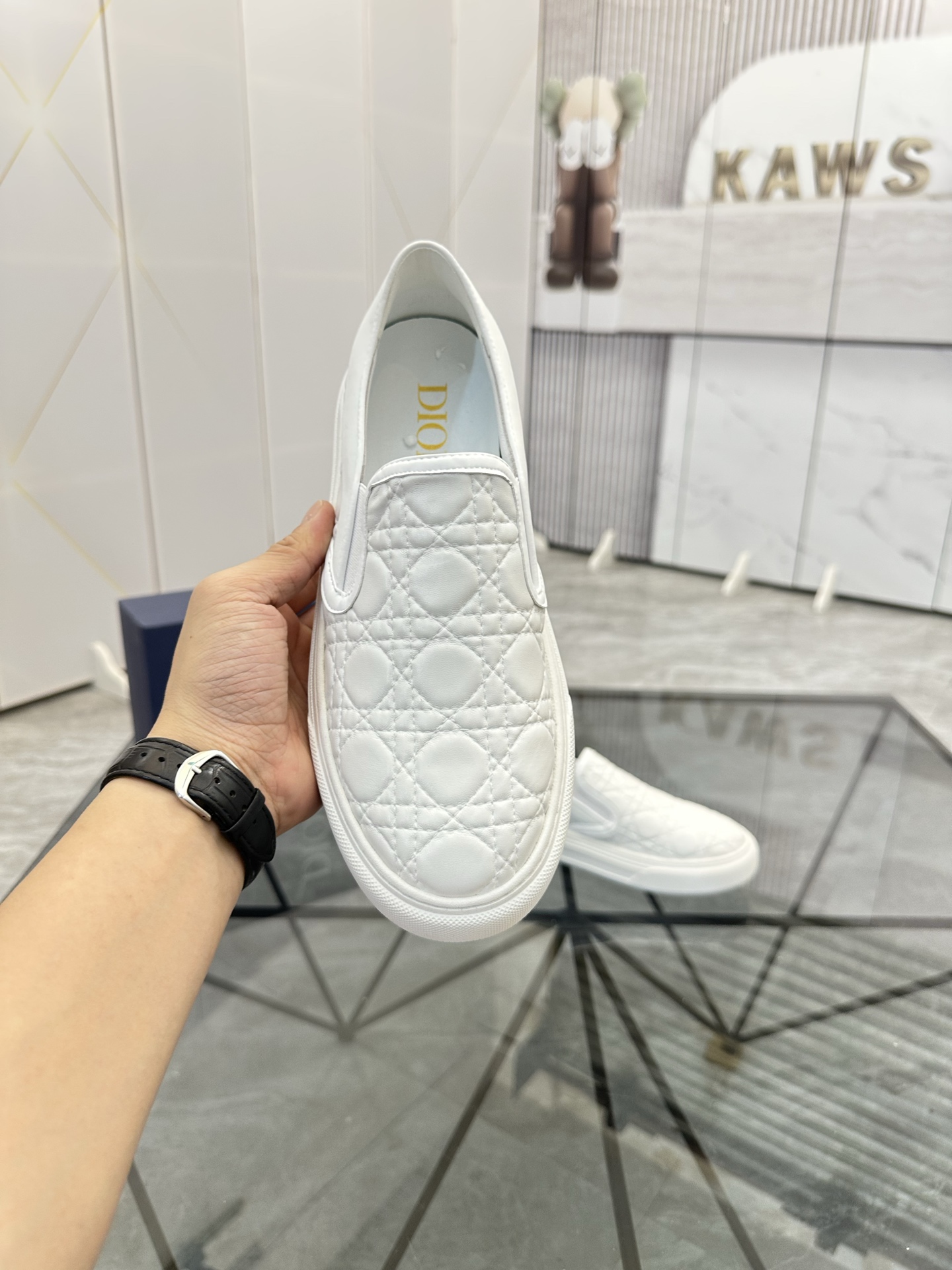 Precio de venta: P180 Marca: Dior* zapatillas slip-on de caña bajaTalla: 39-44 (se puede personaliza