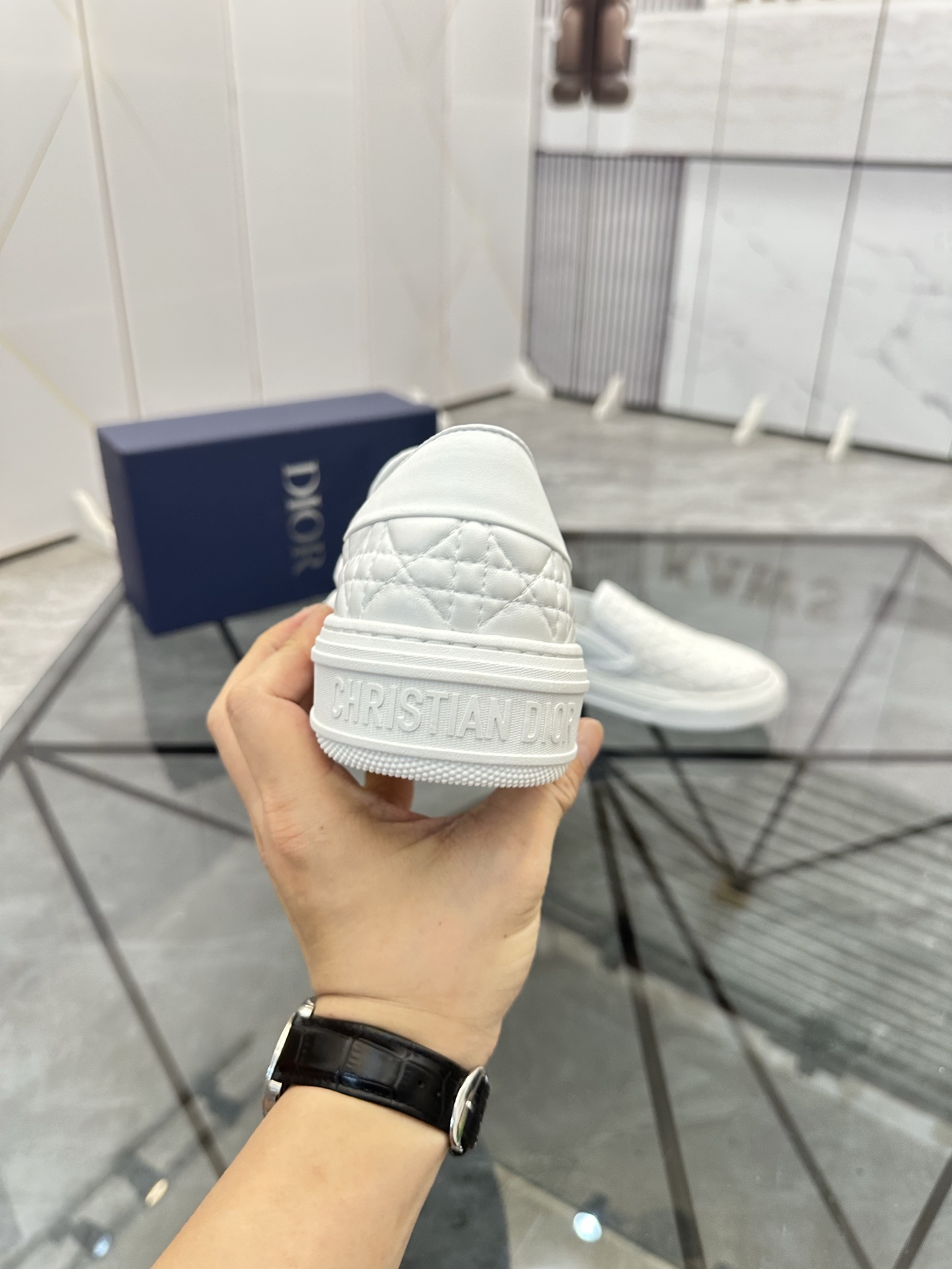 Precio de venta: P180 Marca: Dior* zapatillas slip-on de caña bajaTalla: 39-44 (se puede personaliza