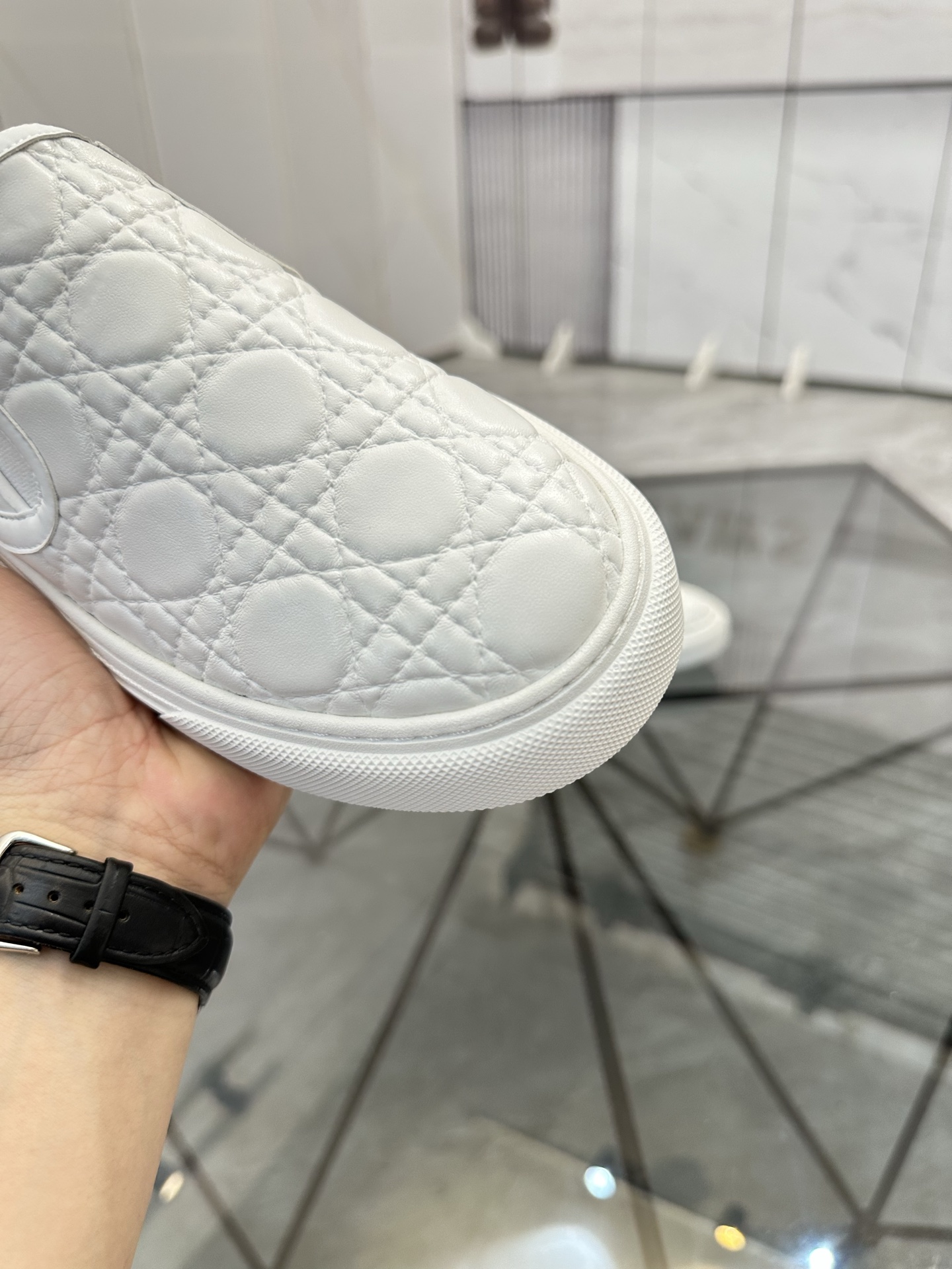 Precio de venta: P180 Marca: Dior* zapatillas slip-on de caña bajaTalla: 39-44 (se puede personaliza