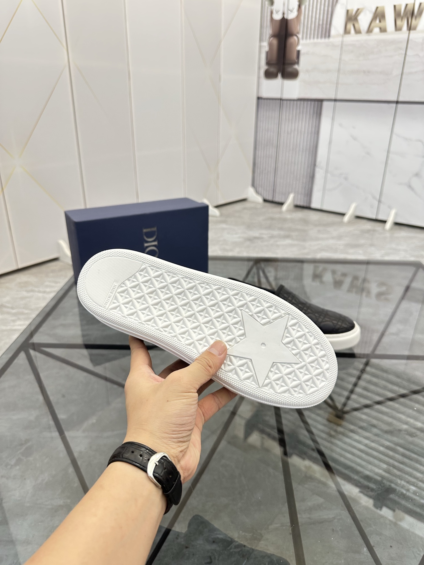 Precio de venta: P180 Marca: Dior* zapatillas slip-on de caña bajaTalla: 39-44 (se puede personaliza