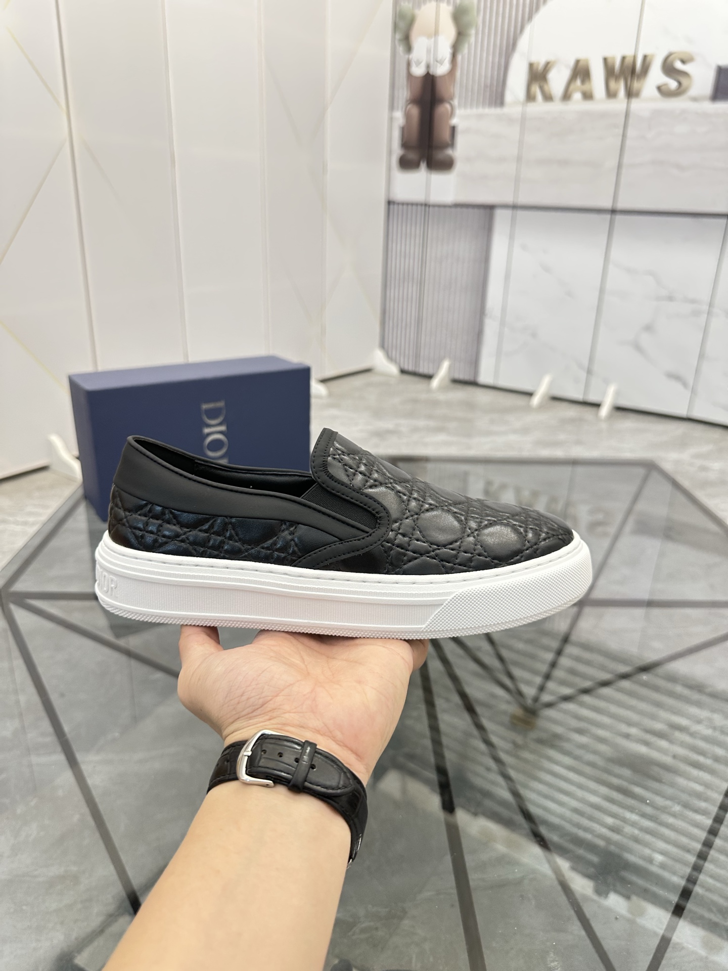 Precio de venta: P180 Marca: Dior* zapatillas slip-on de caña bajaTalla: 39-44 (se puede personaliza