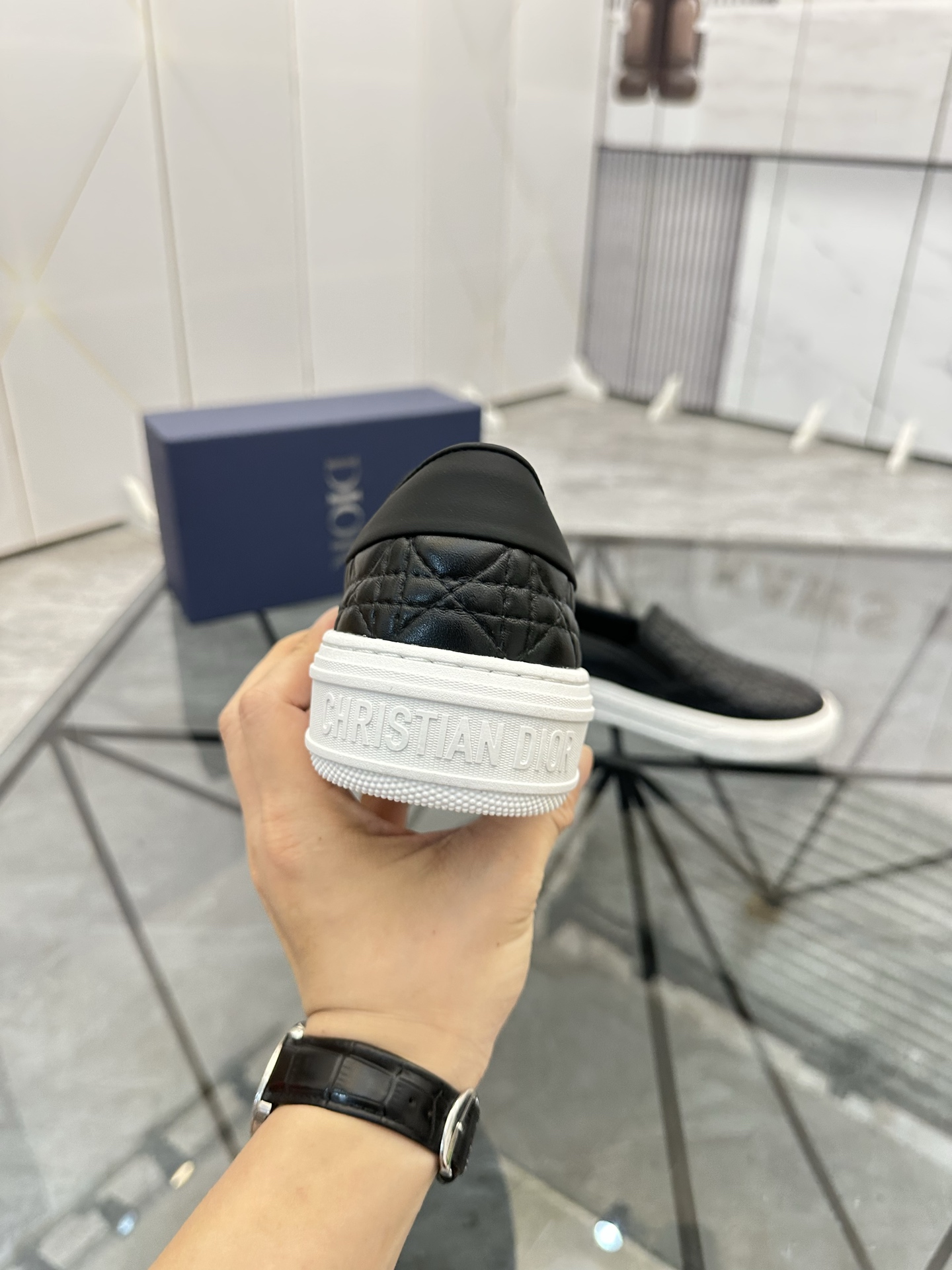 Precio de venta: P180 Marca: Dior* zapatillas slip-on de caña bajaTalla: 39-44 (se puede personaliza
