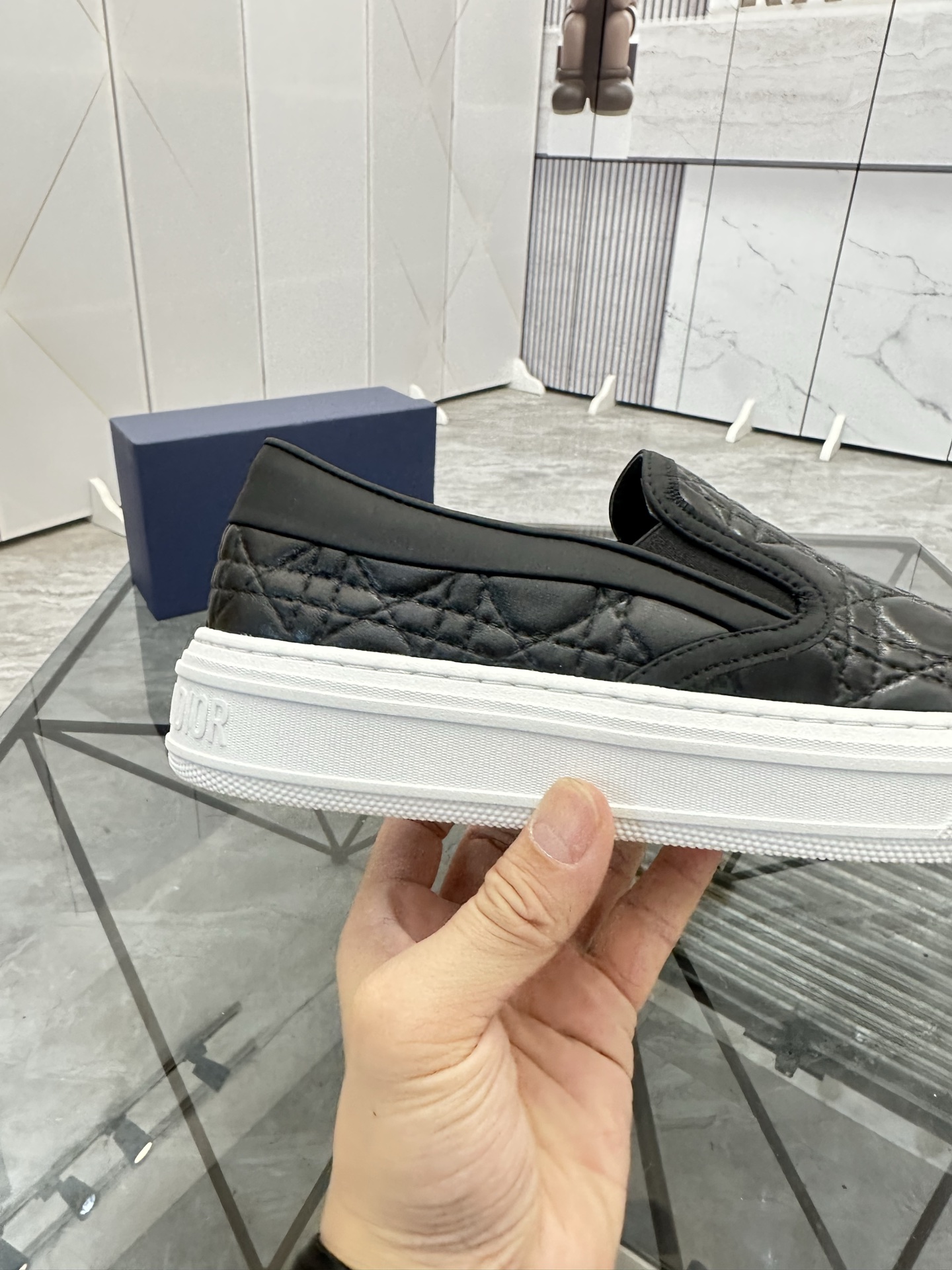 Precio de venta: P180 Marca: Dior* zapatillas slip-on de caña bajaTalla: 39-44 (se puede personaliza