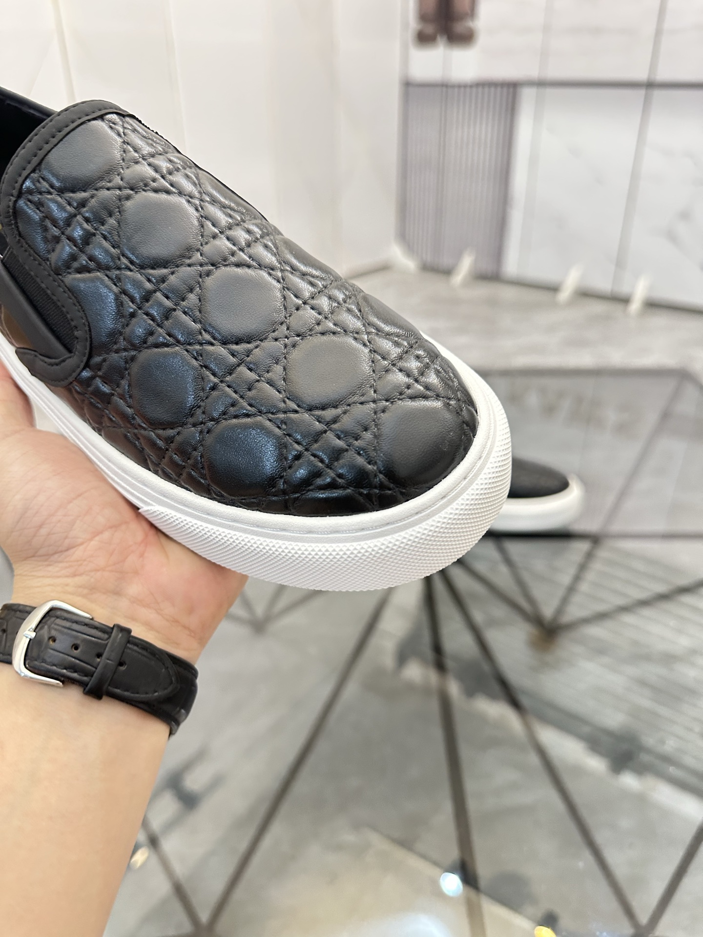 Precio de venta: P180 Marca: Dior* zapatillas slip-on de caña bajaTalla: 39-44 (se puede personaliza