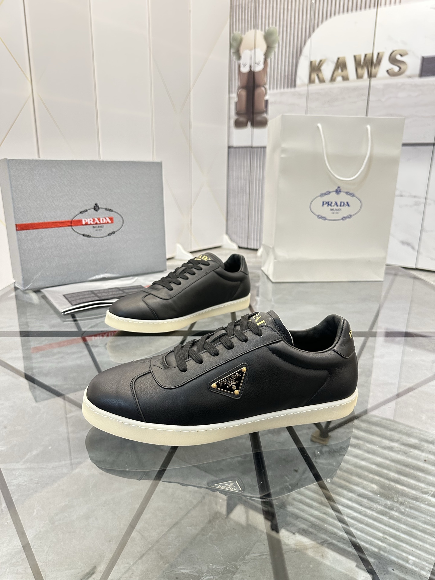 Precio de venta: P250 Artículos de gama alta y calidad superiorMarca: Prada *
