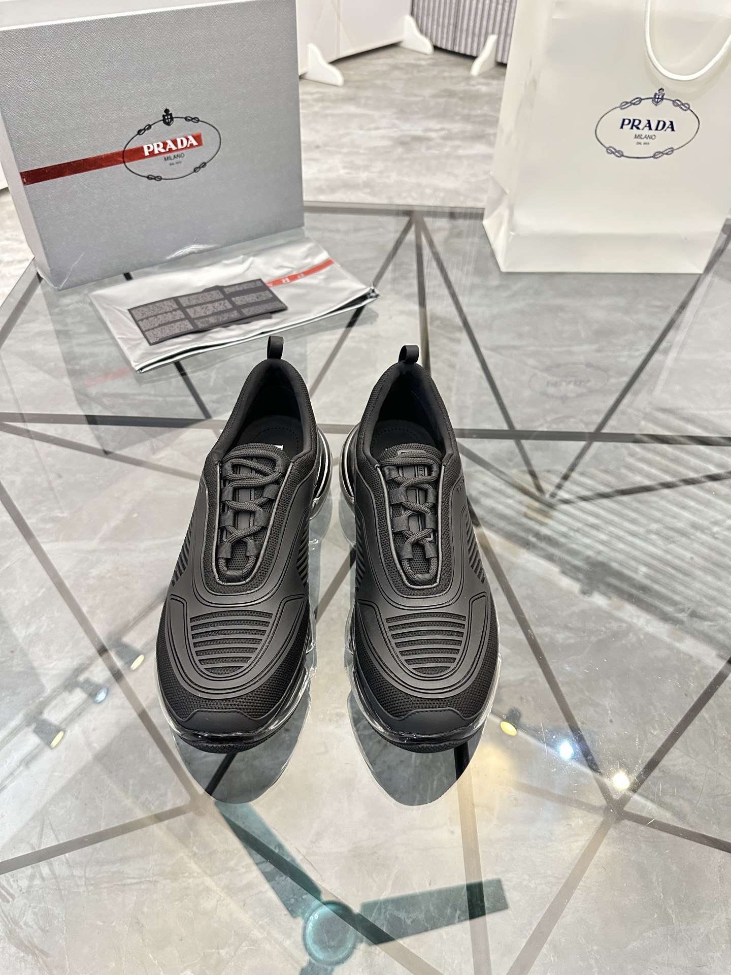 Precio de venta: P310 Calidad superior de gama altaMarca: Prada *"Prada*" mocasines de caña bajaTall