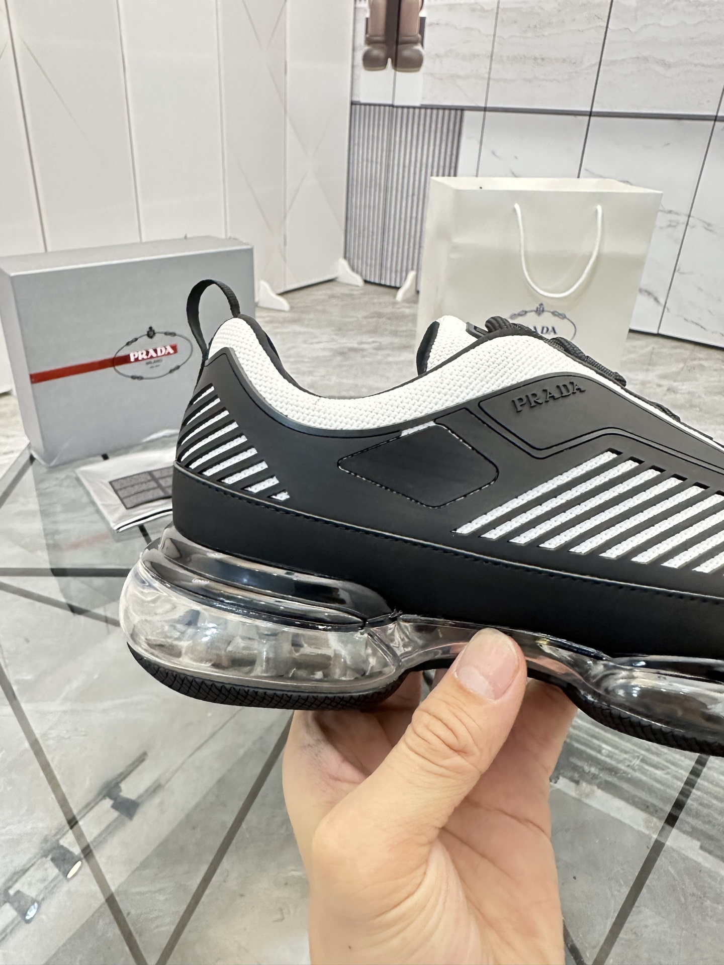 Precio de venta: P310 Calidad superior de gama altaMarca: Prada *"Prada*" mocasines de caña bajaTall