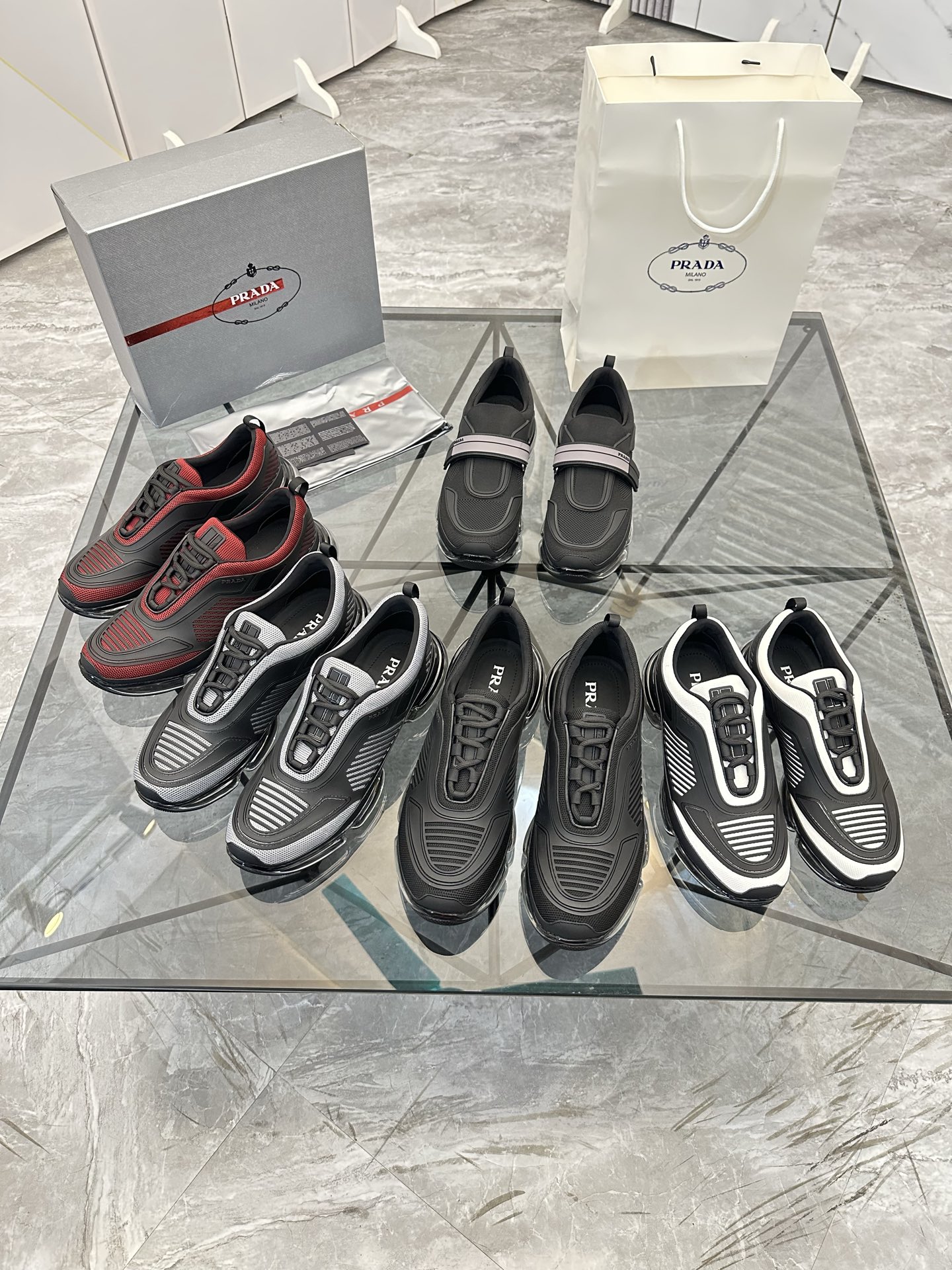 Precio de venta: P310 Calidad superior de gama altaMarca: Prada *"Prada*" mocasines de caña bajaTall