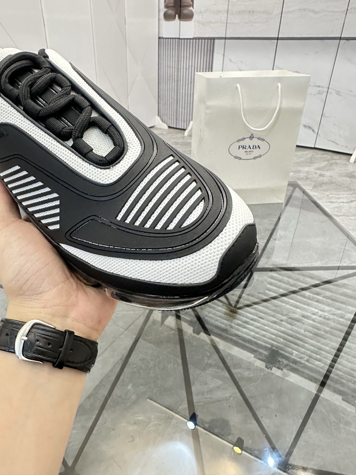 Precio de venta: P310 Calidad superior de gama altaMarca: Prada *"Prada*" mocasines de caña bajaTall