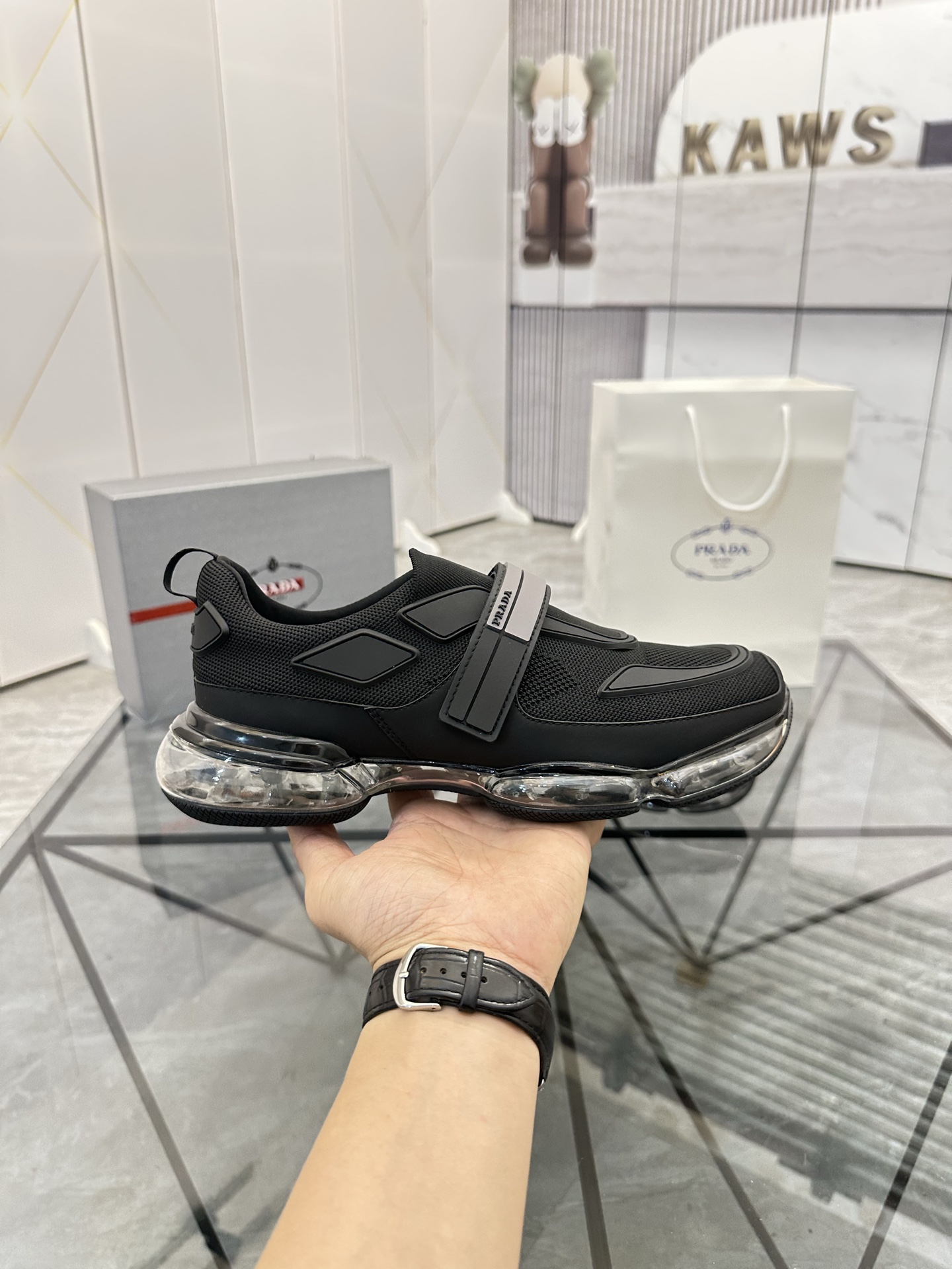 Precio de venta: P310 Calidad superior de gama altaMarca: Prada *"Prada*" lowtop loafersMarcas: 38-4