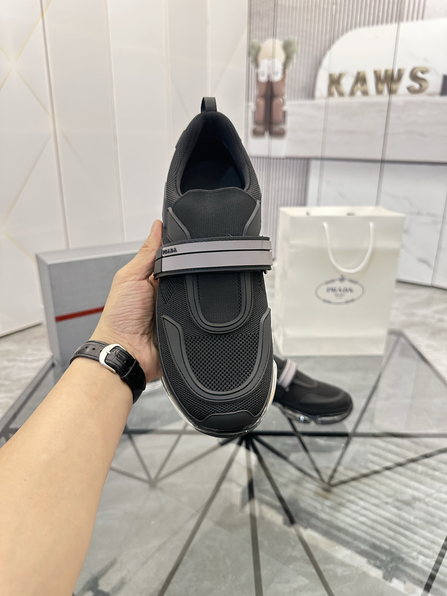 Precio de venta: P310 Calidad superior de gama altaMarca: Prada *"Prada*" lowtop loafersMarcas: 38-4