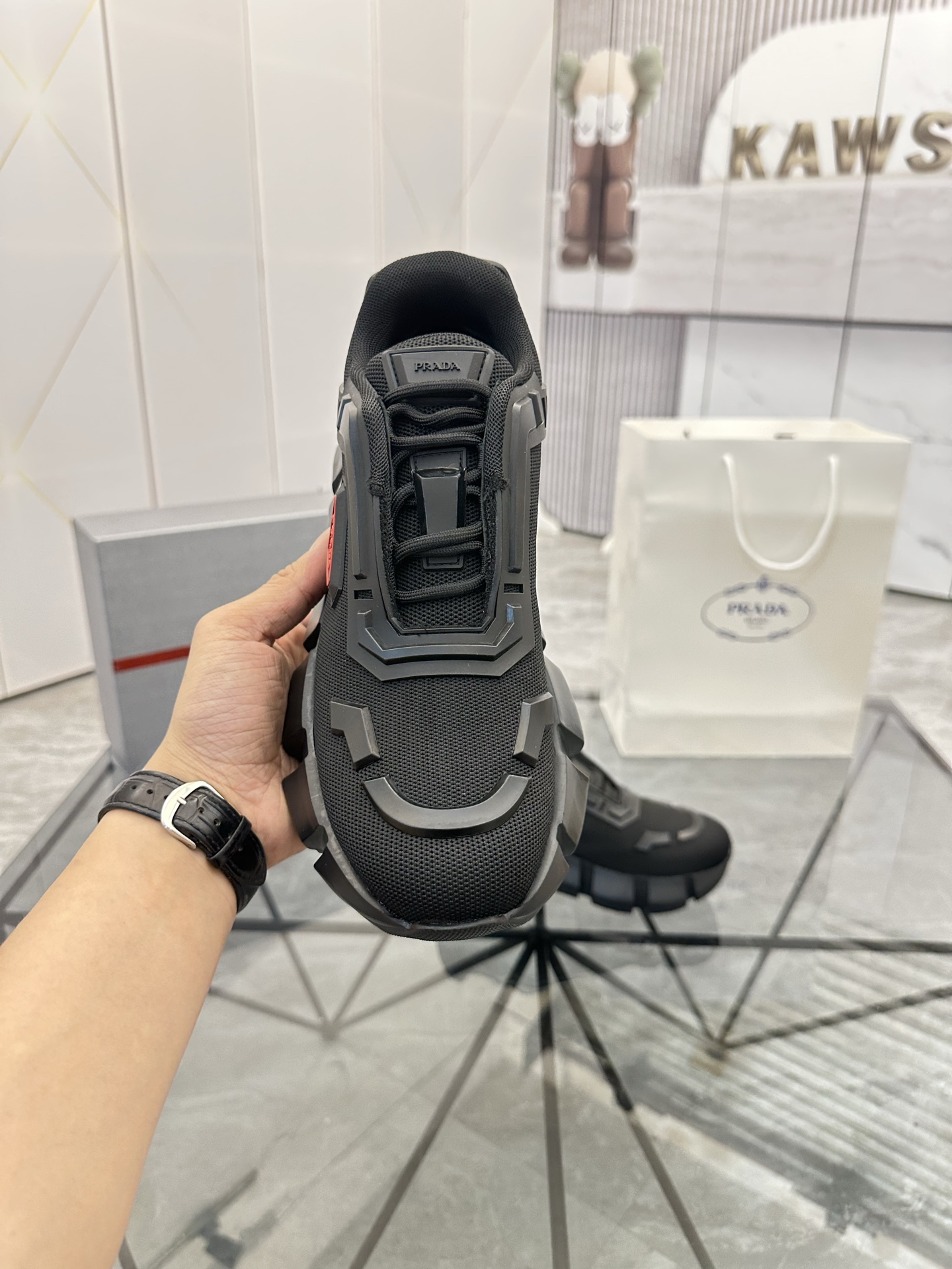 Precio de venta: P270 Artículos de alta gama y máxima calidadMarca: Prada *"Prada*" low-top loafersT