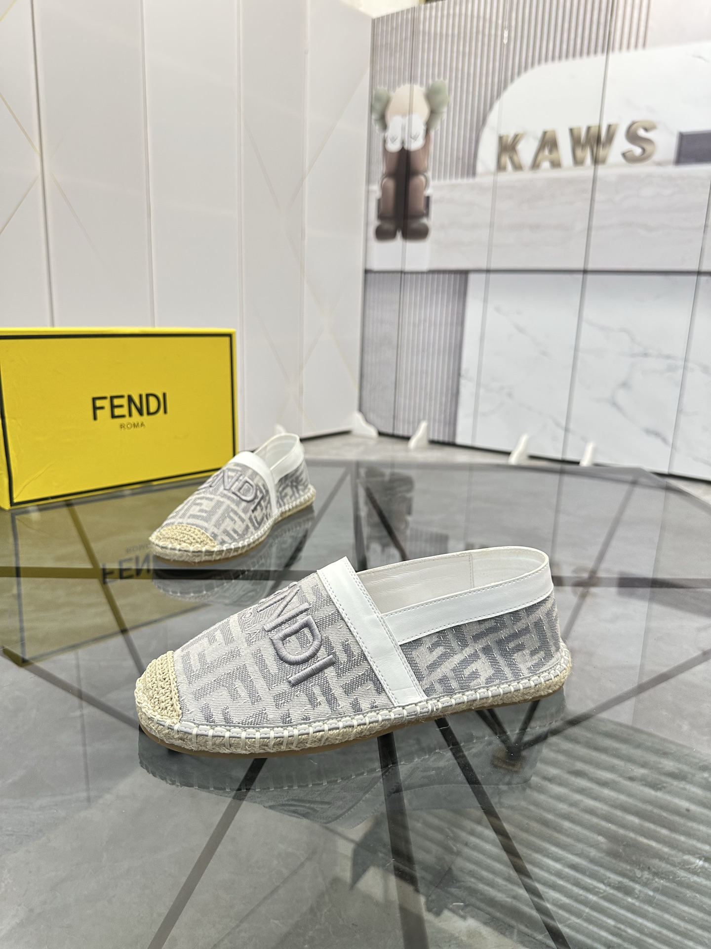 Precio de venta: P180 Marca: Fendi*