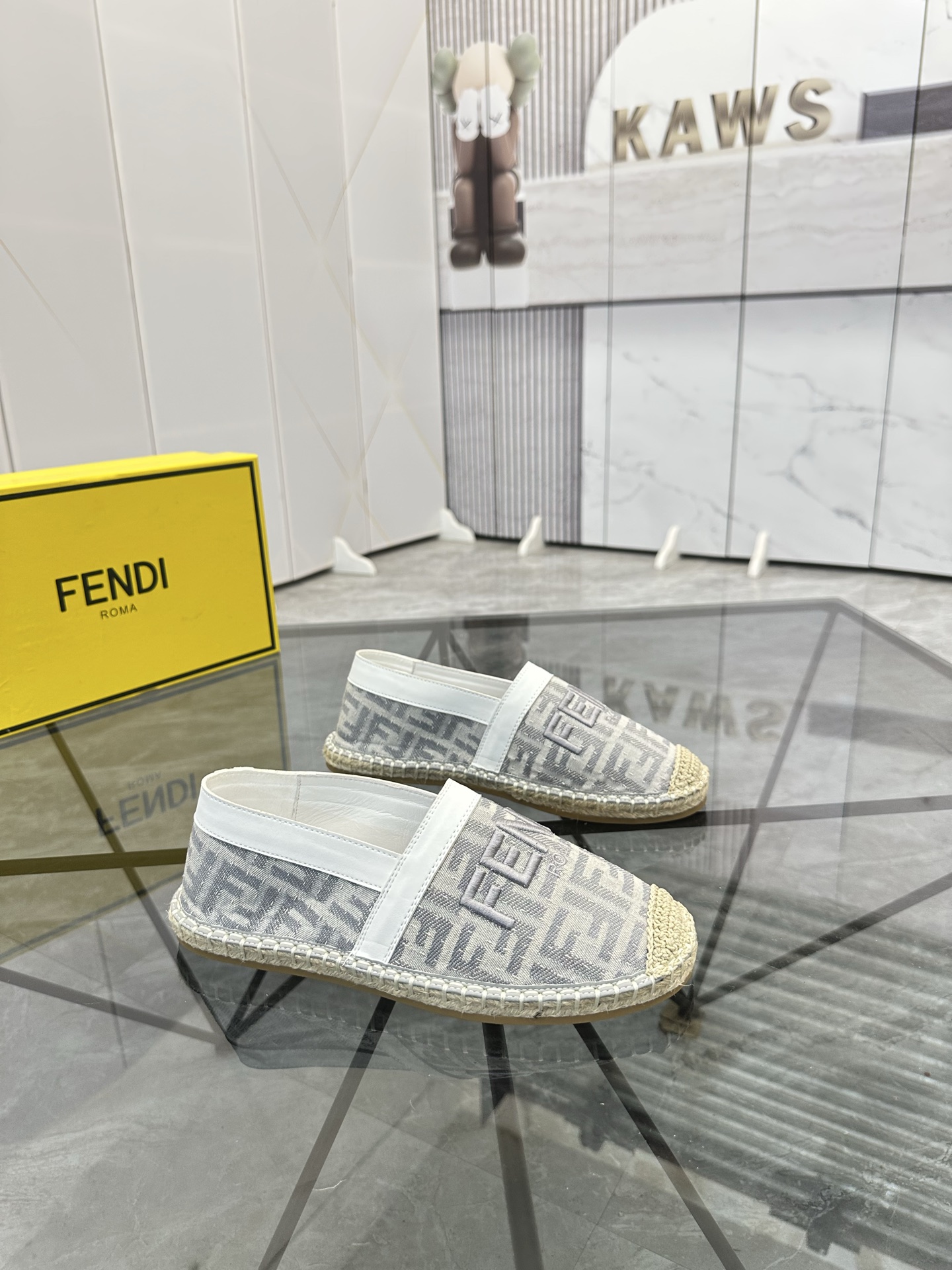 Precio de venta: P180 Marca: Fendi*"Fendi*" Low-top Fisherman's ShoesTalla: 38-44(se puede personali