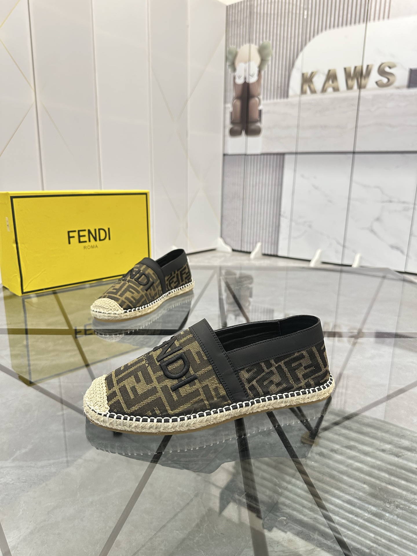 Precio de venta: P180 Marca: Fendi*