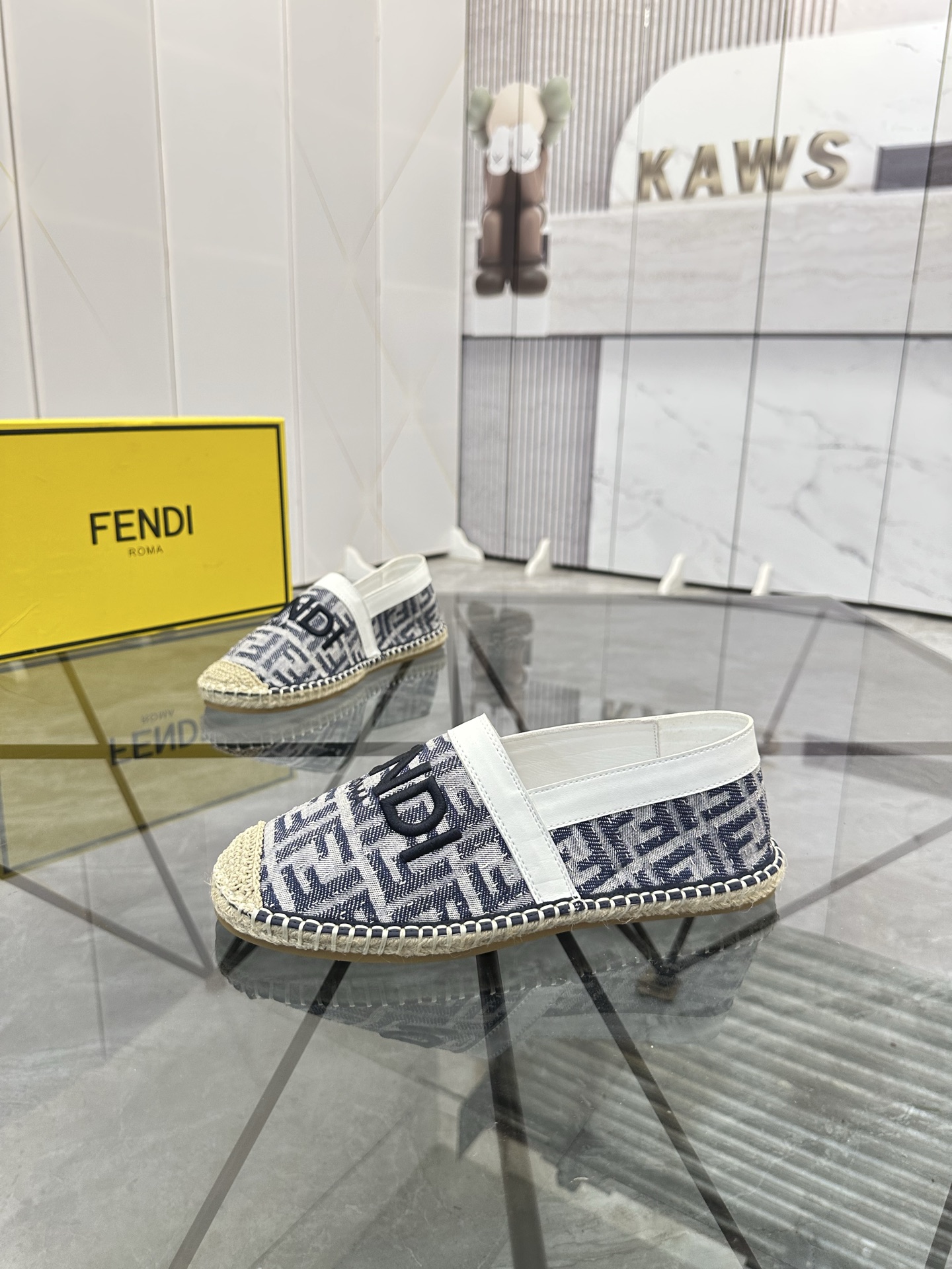Precio de venta: P180 Marca: Fendi*