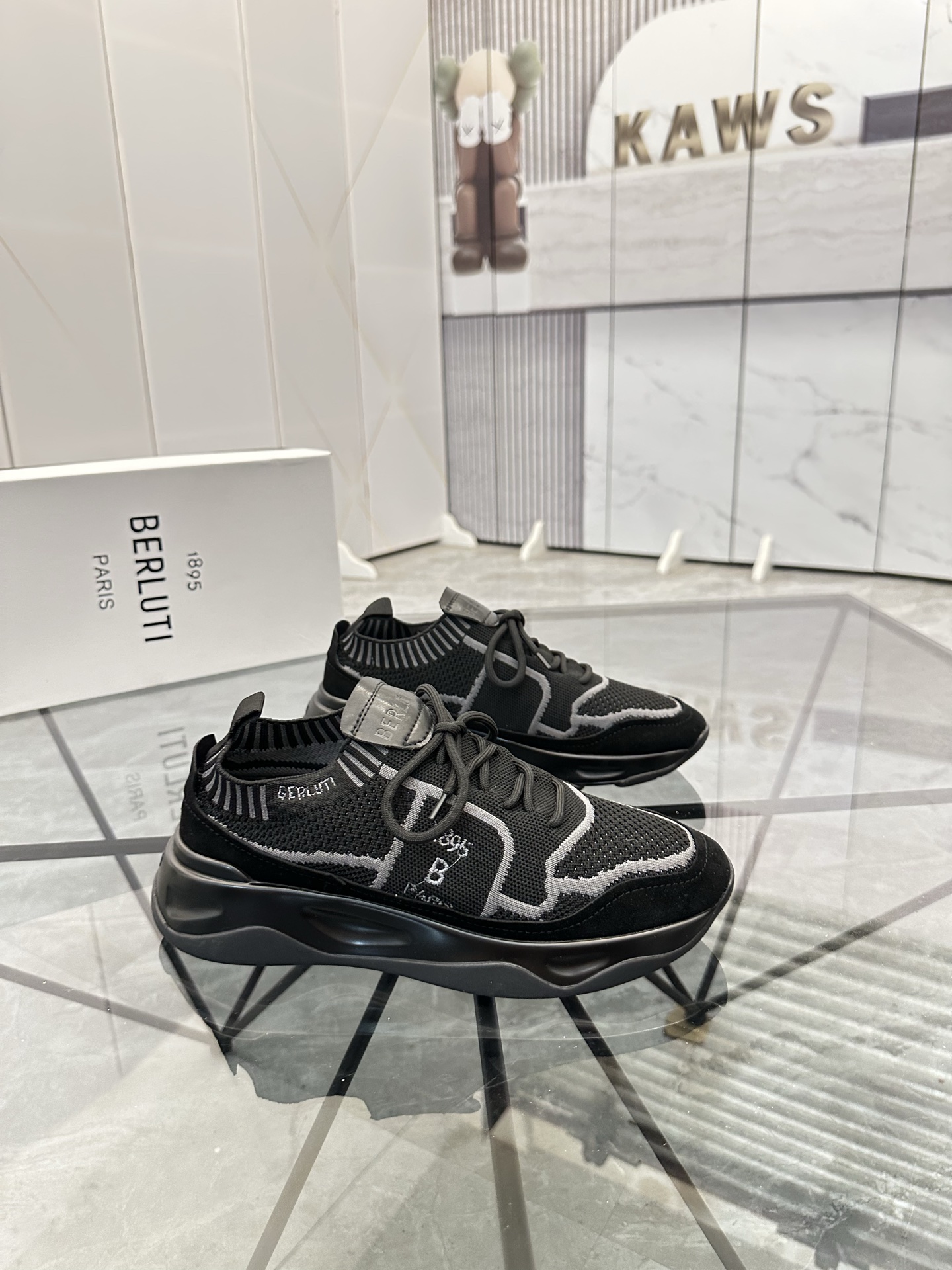 Precio de venta: P190 Marca: Berlut* "Bruti*" Low Top SneakersTalla: 38-45(se puede personalizar has