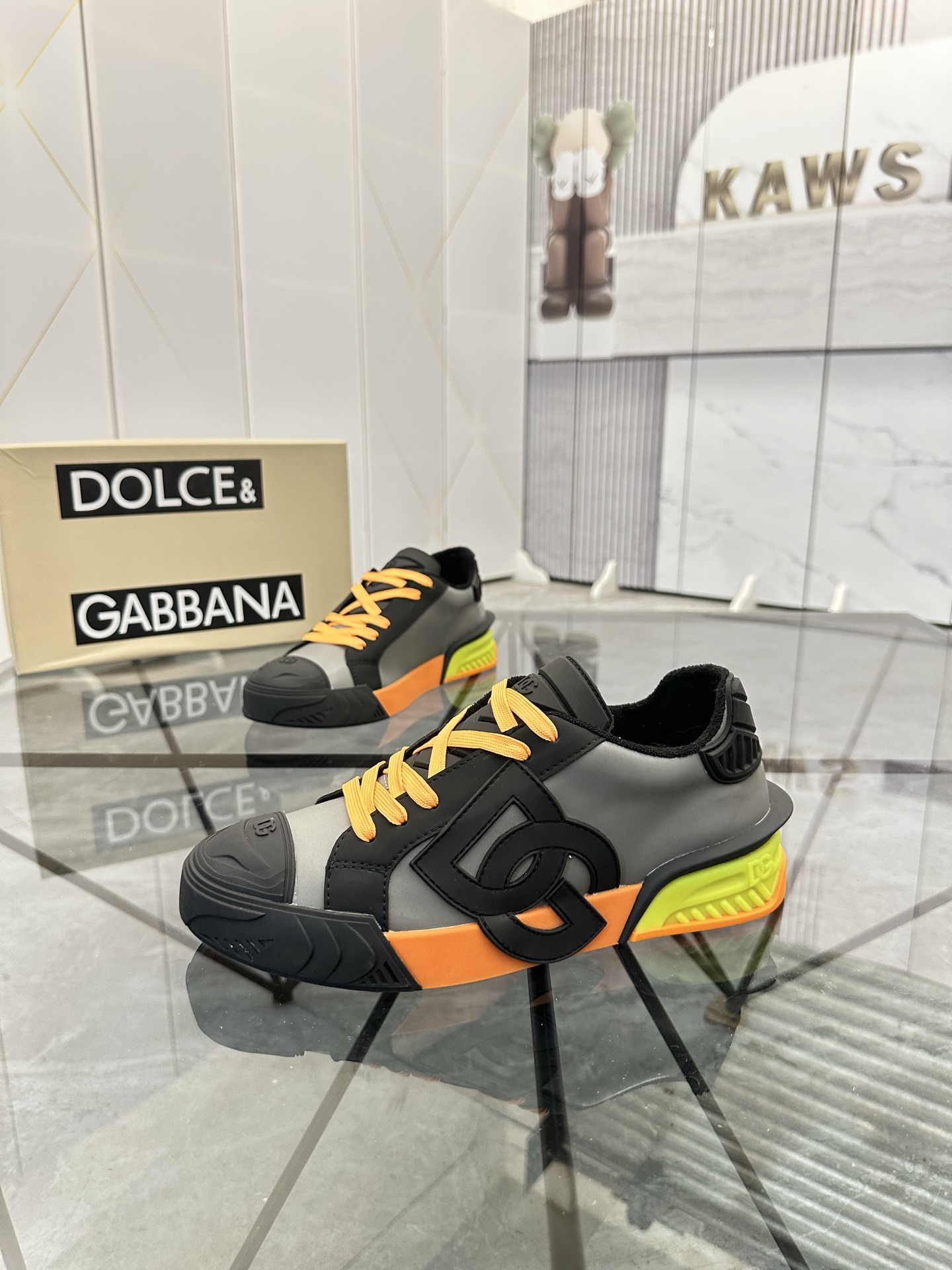 Precio de venta: P230 Marca: DG Dolce & Gabbana Low-top Casual Shoes Talla: 35-44 (se puede personal