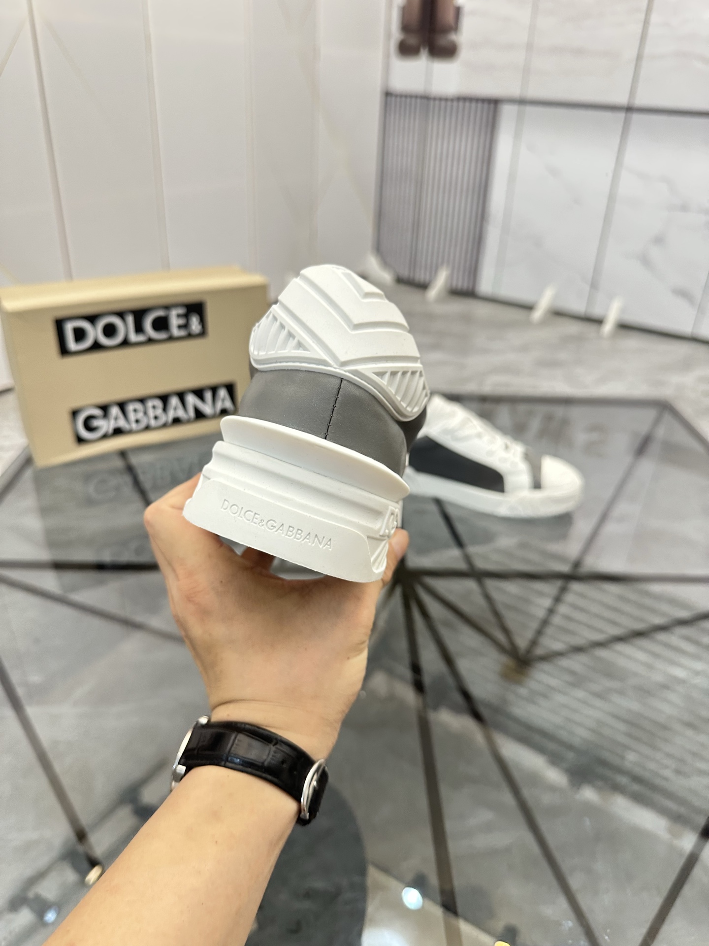 Precio de venta: P230 Marca: DG Dolce & Gabbana Low-top Casual Shoes Talla: 35-44 (se puede personal