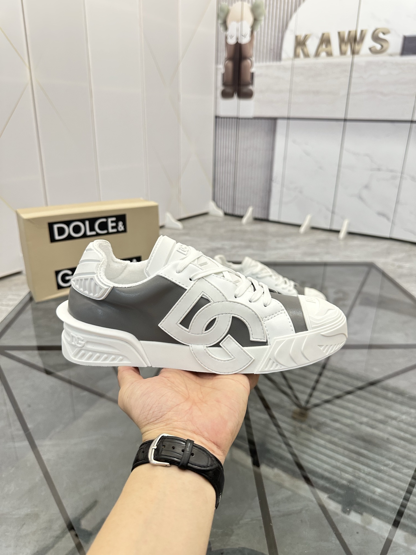 Precio de venta: P230 Marca: DG Dolce & Gabbana Low-top Casual Shoes Talla: 35-44 (se puede personal