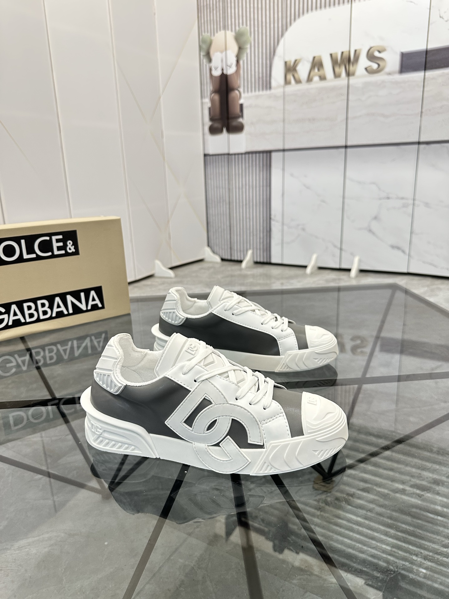 Precio de venta: P230 Marca: DG Dolce & Gabbana Low-top Casual Shoes Talla: 35-44 (se puede personal