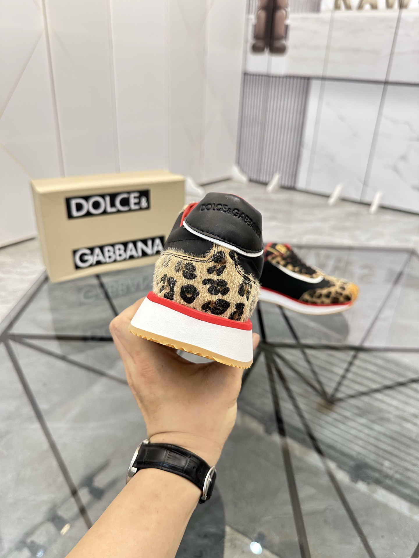 Precio de venta: P210 Marca: DG "Dolce & Gabbana" lowtop loafersTalla: 38-44 (45,46 disponible) Mate